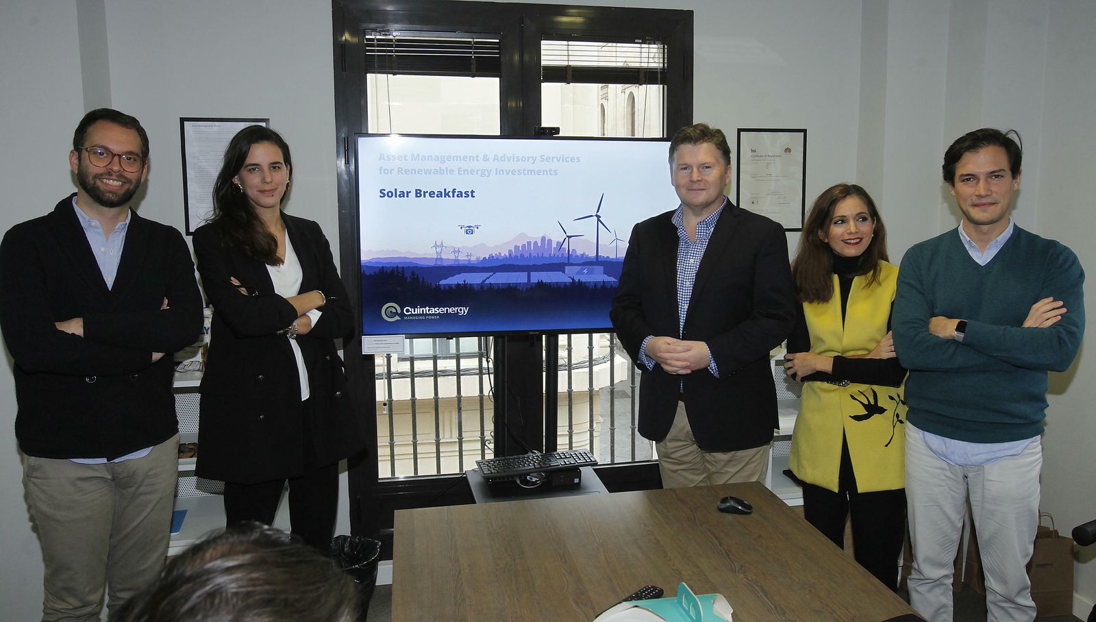 Antonio Domínguez, Marta Torralba, Declan O’Halloran, Irene Reyes y Jesús Boccio, en la sede QuintasEnergy.