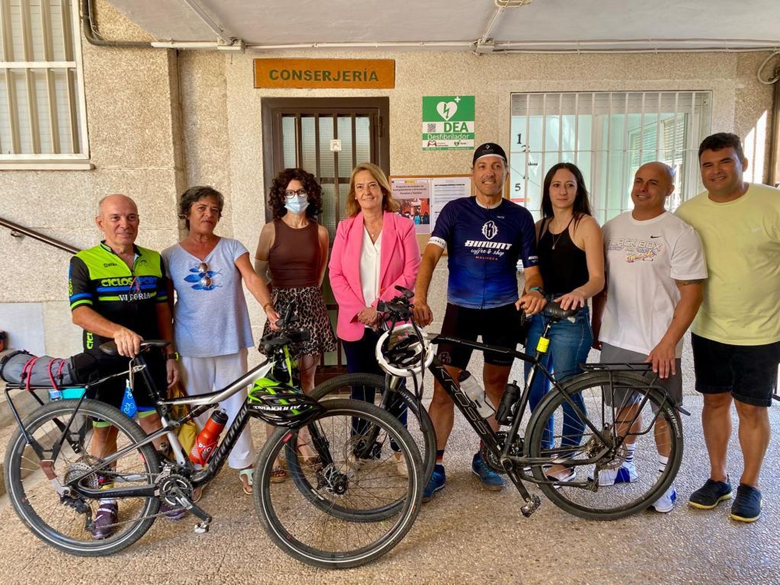 Pedaleando por la solidaridad: dos ciclistas recorren Andalucía en beneficio de la Fundación Vicente Ferrer