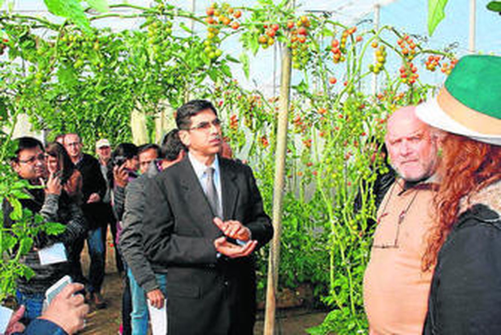 Tras reunirse con Ortiz, los indios visitaron Las Cuatro Vegas y un invernadero.