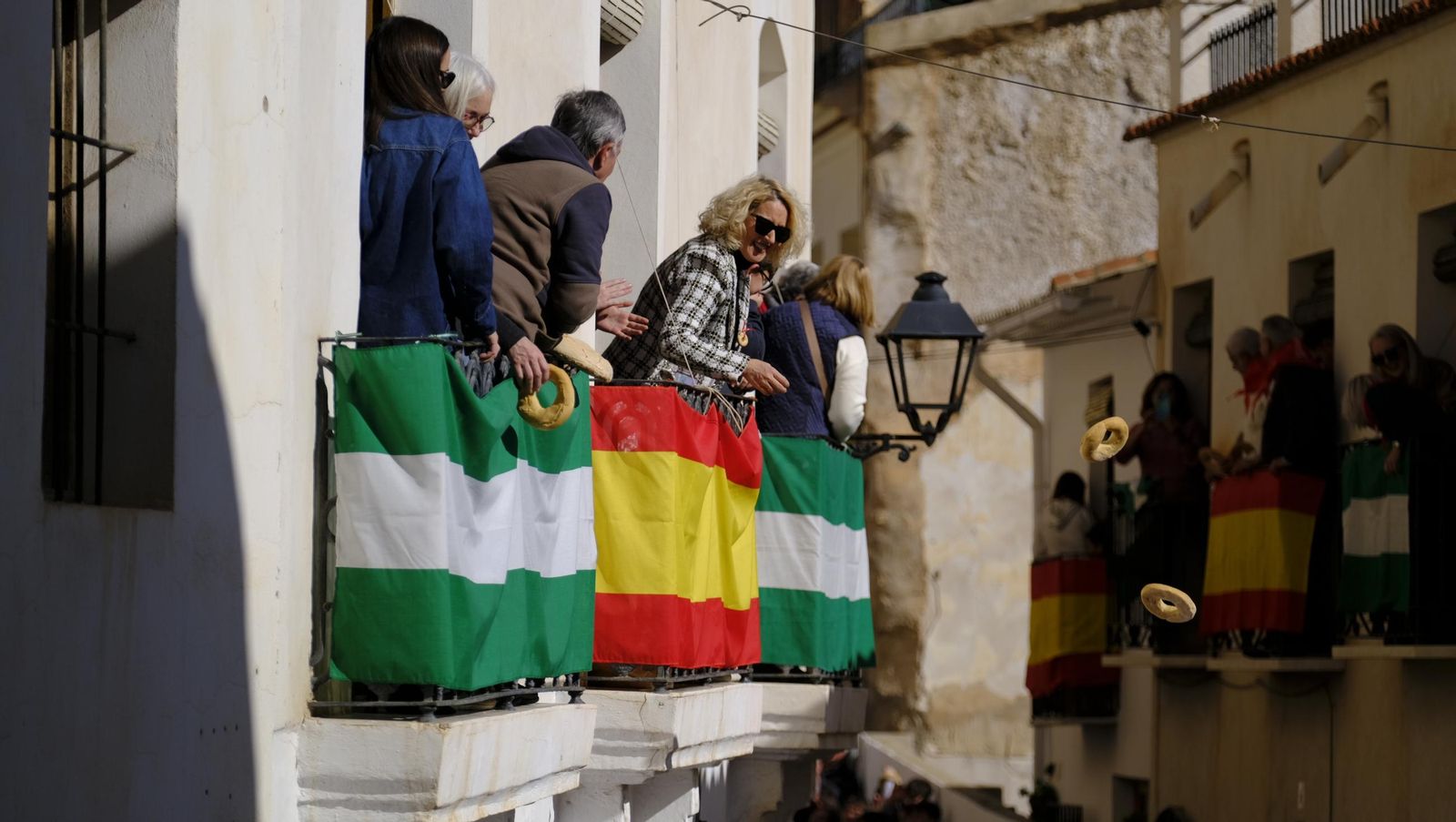 Procesión de San Sebastián y tirada de roscos en Lubrín, en imágenes