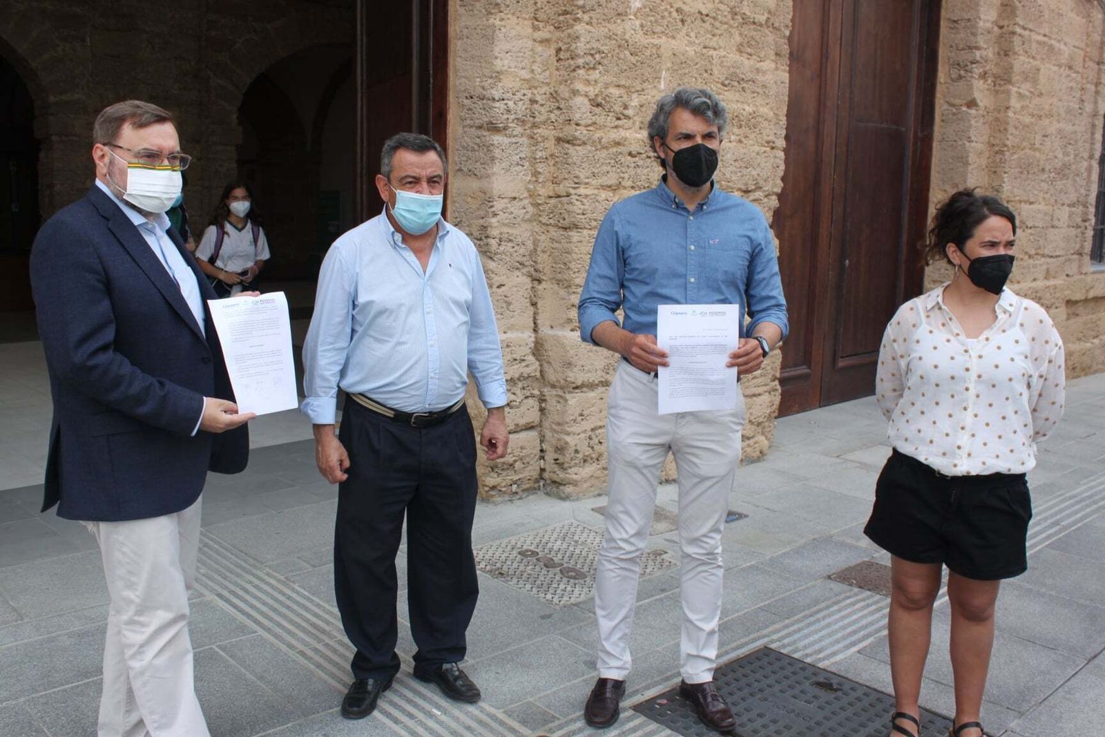 La foto de los portavoces de la oposición para presentar la moción conjunta sobre las casetas de La Casería.