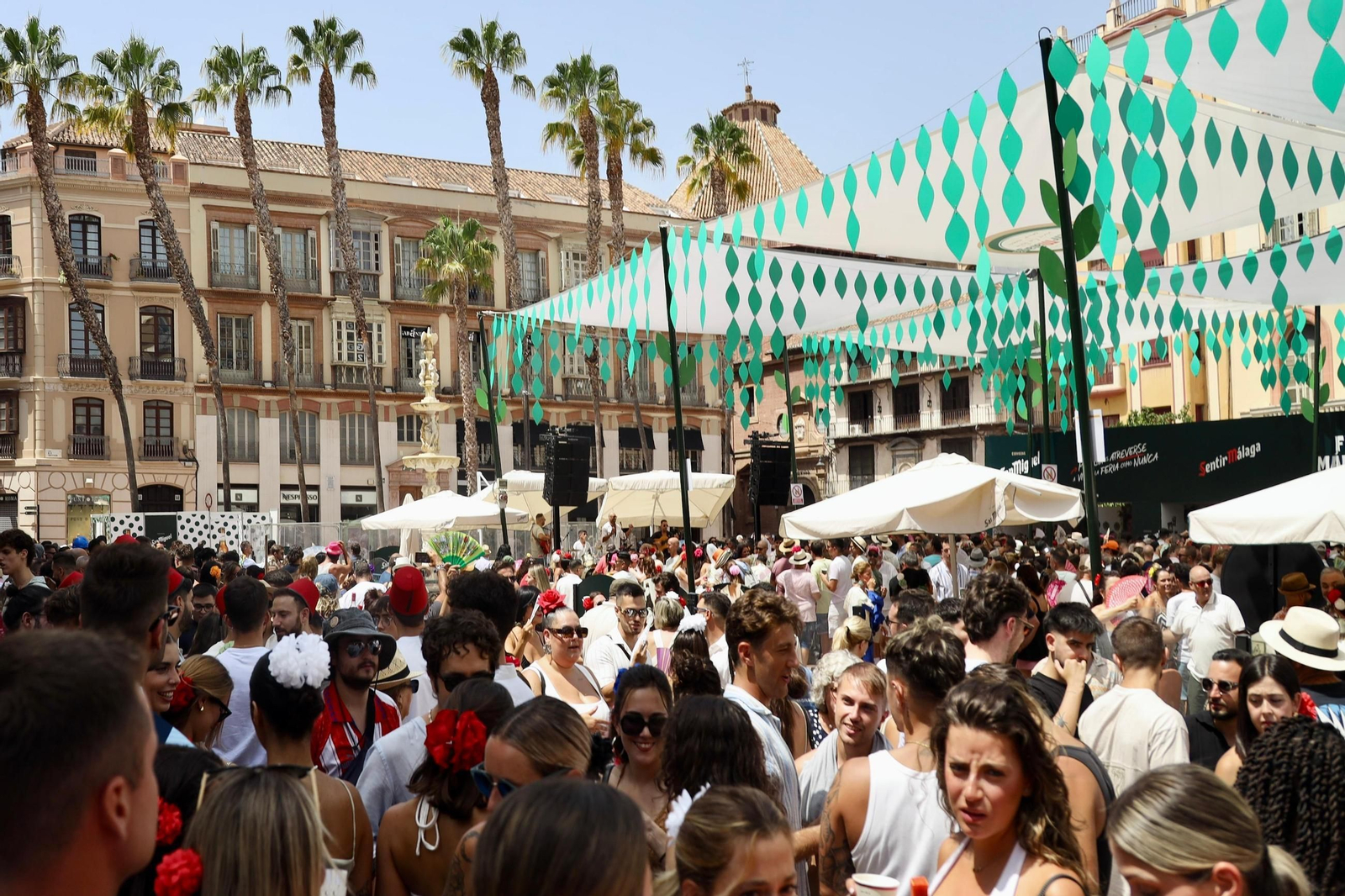El primer día de Feria de Málaga en el Centro, en imágenes