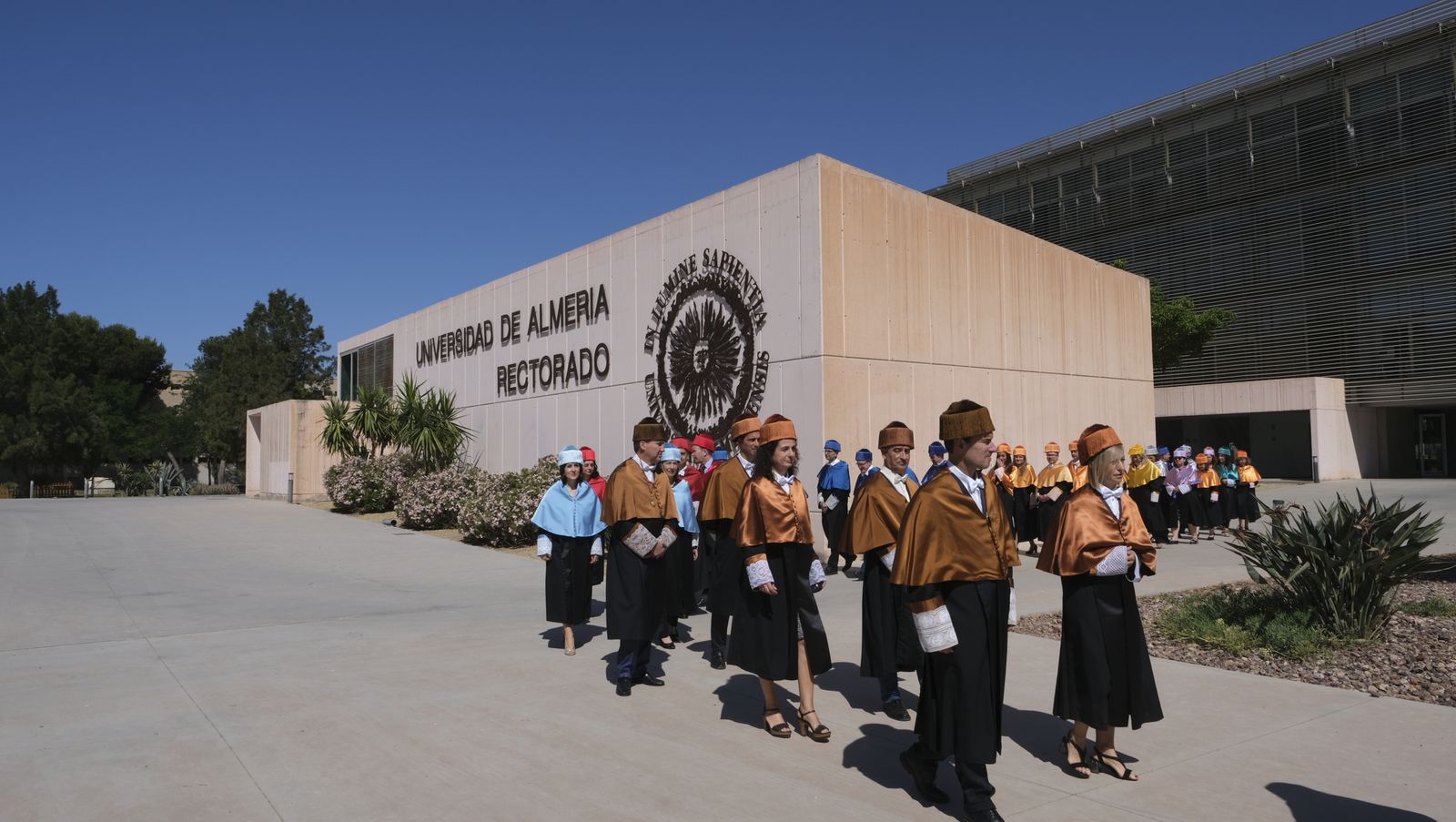 Imágenes de la investidura como Doctor Honoris Causa de la UAL, de Paco Cosentino.