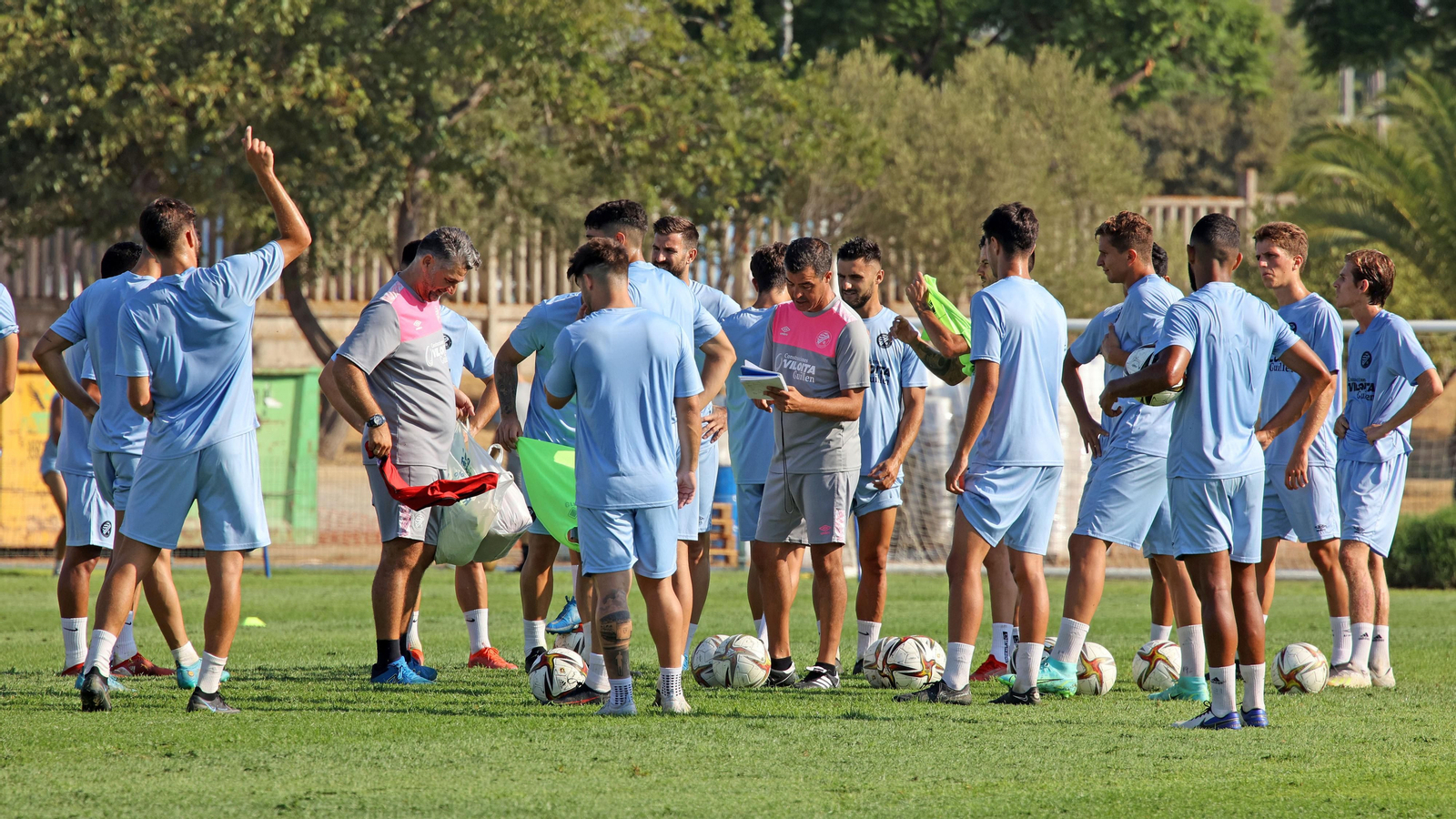 Los xerecistas tienen un complicado test ante el filial del Betis y deben sacarlo adelante. Los xerecistas tienen un complicado test ante el filial del Betis y deben sacarlo adelante.