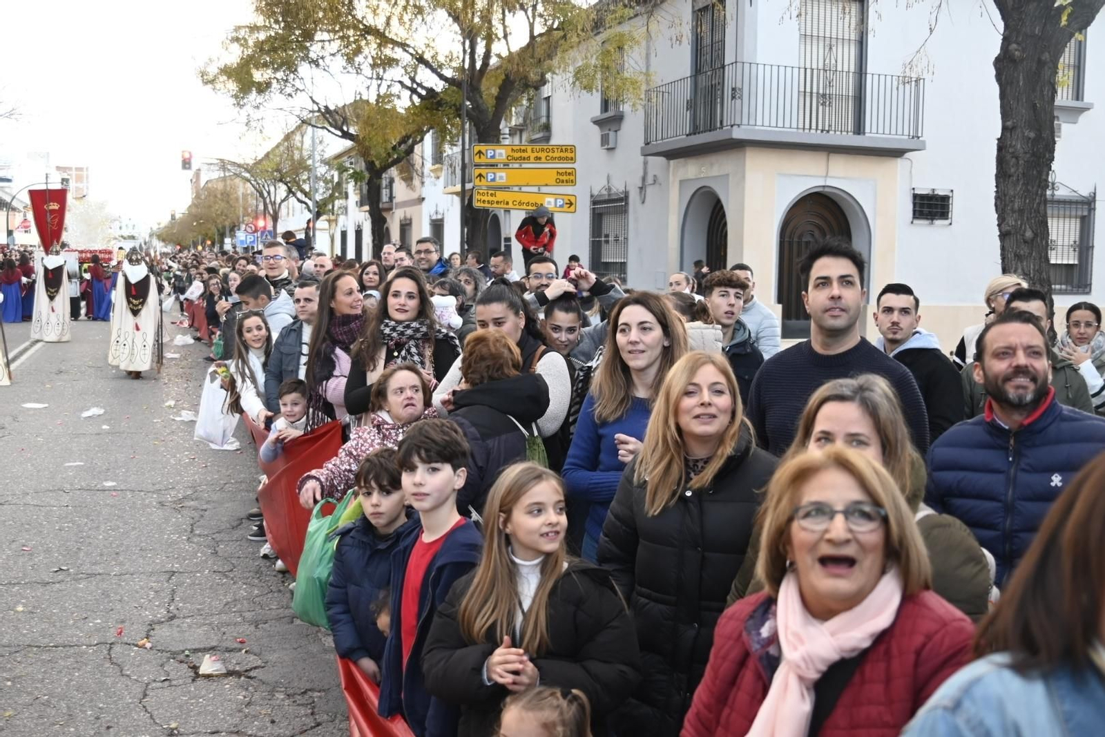 Así son las carrozas y pasacalles de la Cabalgata de Reyes Magos de Córdoba, en imágenes