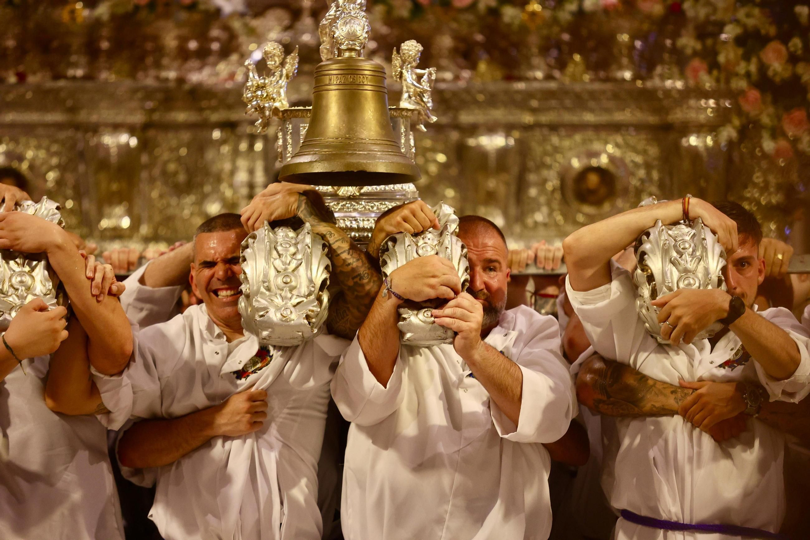 La procesión de la Virgen de la Paz, en fotos