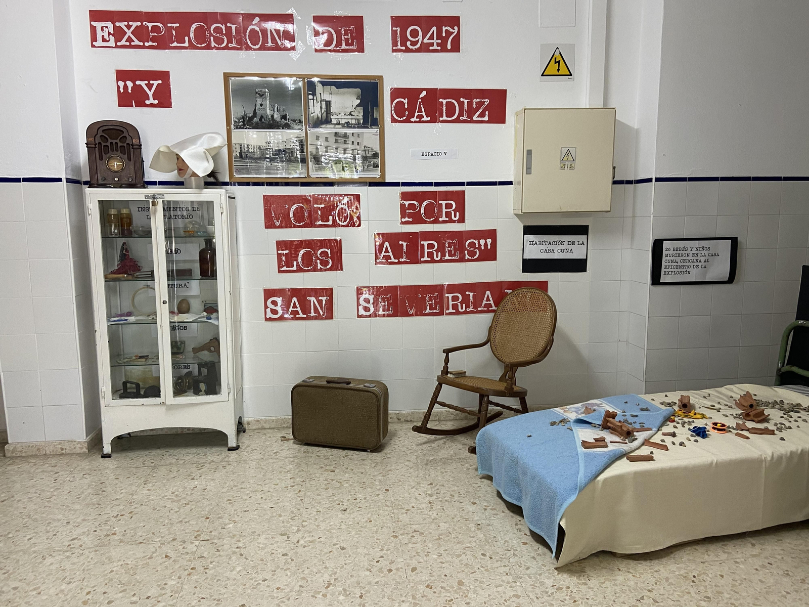 Exposición en el instituto San Severiano, en memoria de la explosición de Cádiz de 1947