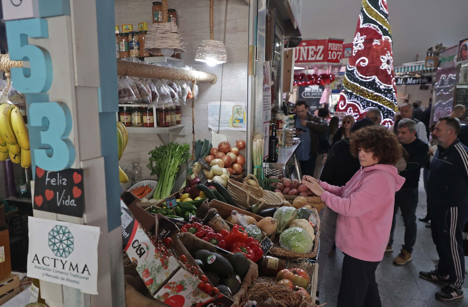 Fotos de las últimas compras en Algeciras para la cena de Nochebuena