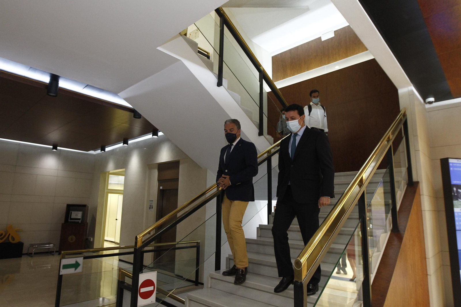 Visita del Consejero de Presidencia de la Junta de Andalucía, Elías Bendodo, a la Diputación de Almería.