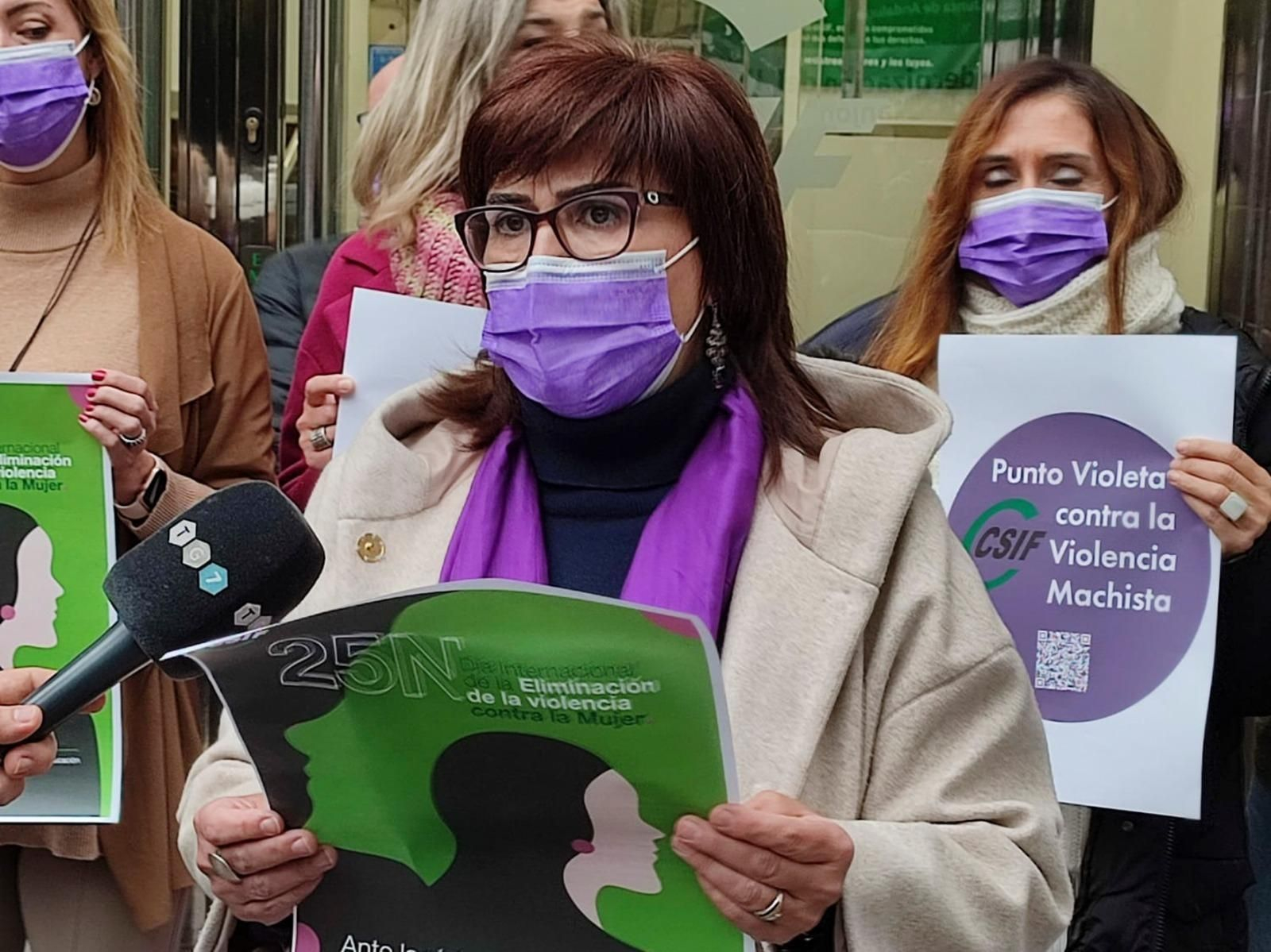 Fotos: las imágenes de la mañana del Día Internacional por la Eliminación de la Violencia Contra las Mujeres en Granada