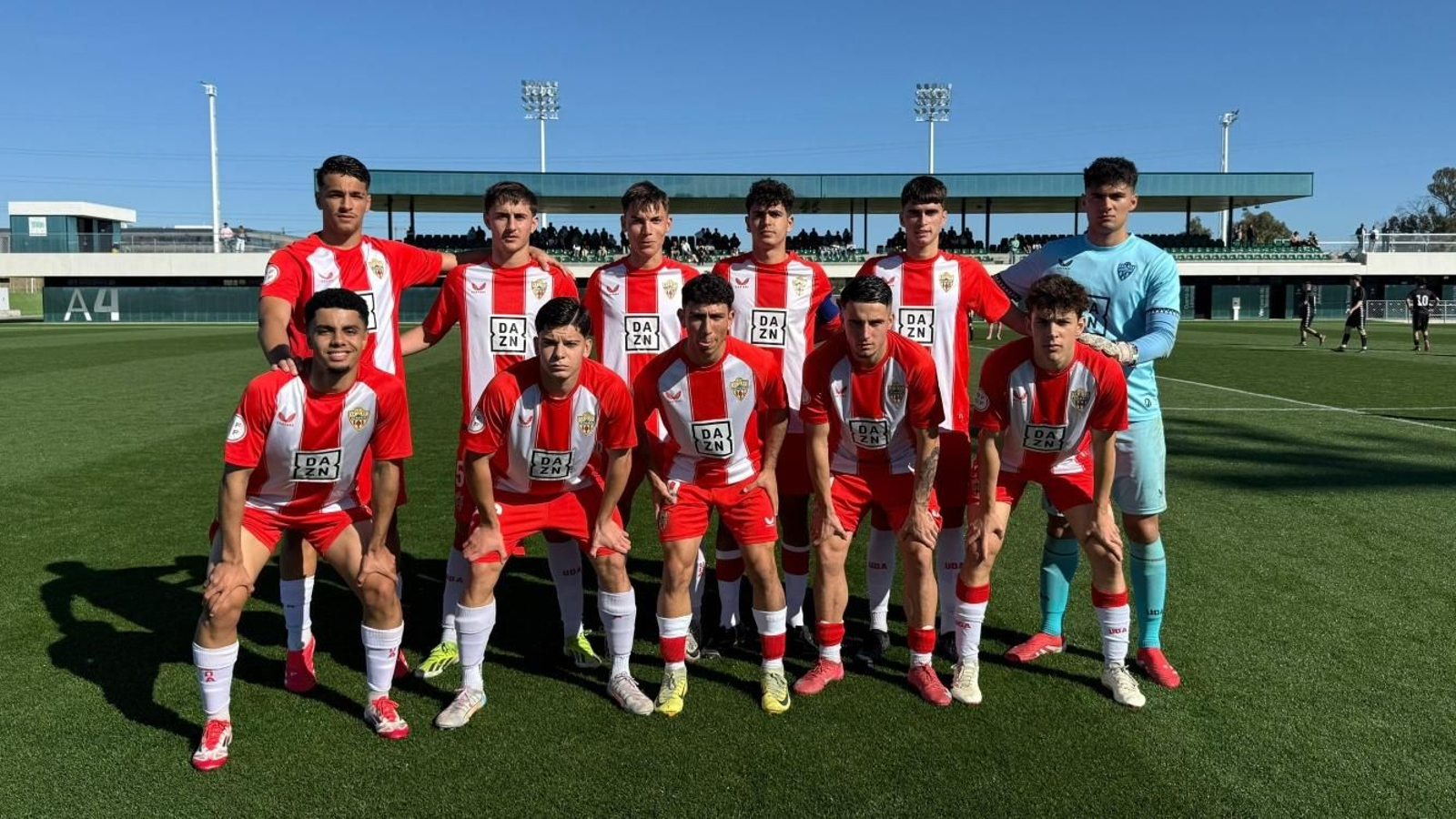 Equipo titular del conjunto rojiblanco en su visita a tierras sevillanas.