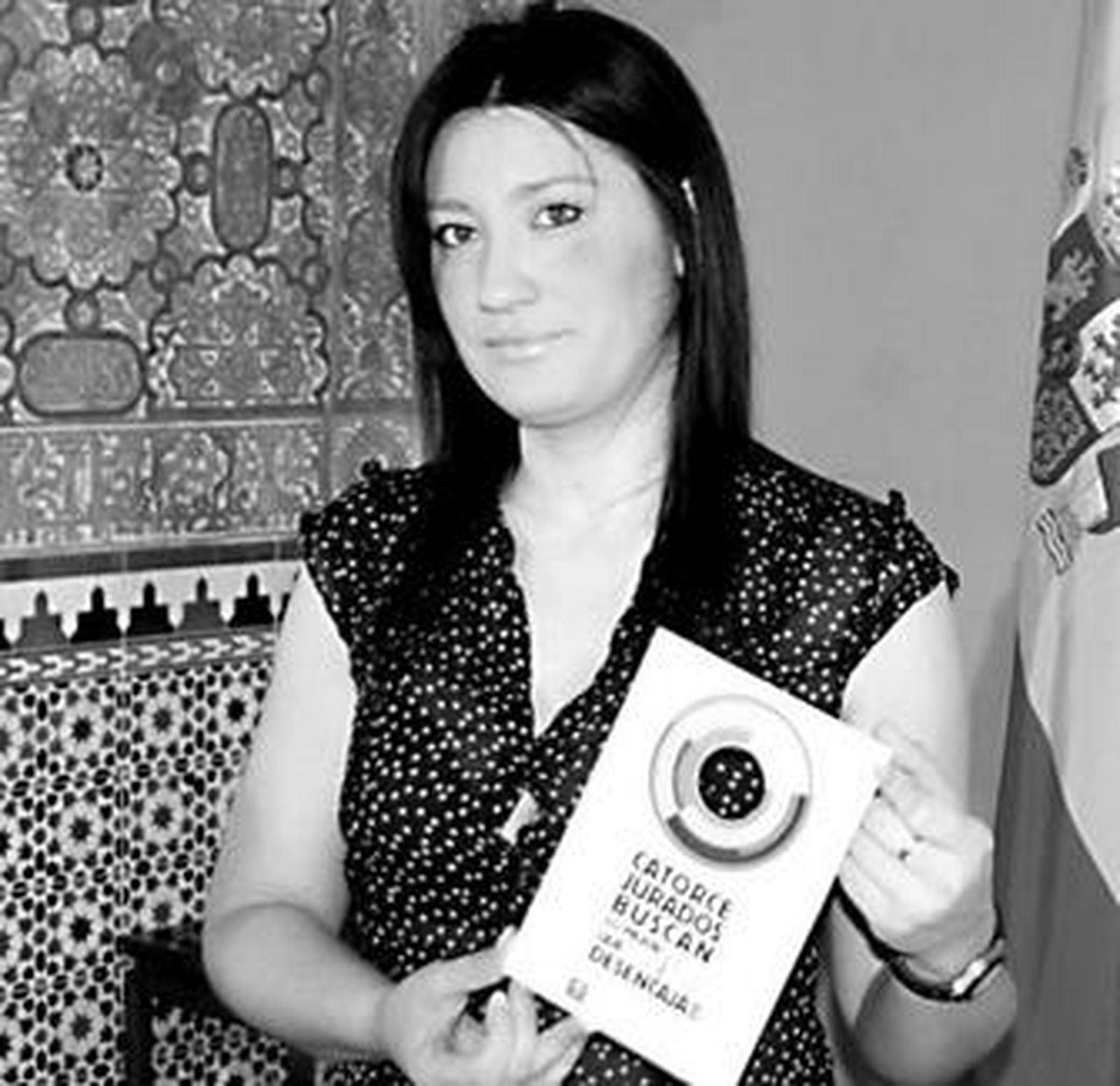 Anabel Mateos con las bases del programa Desencaja.