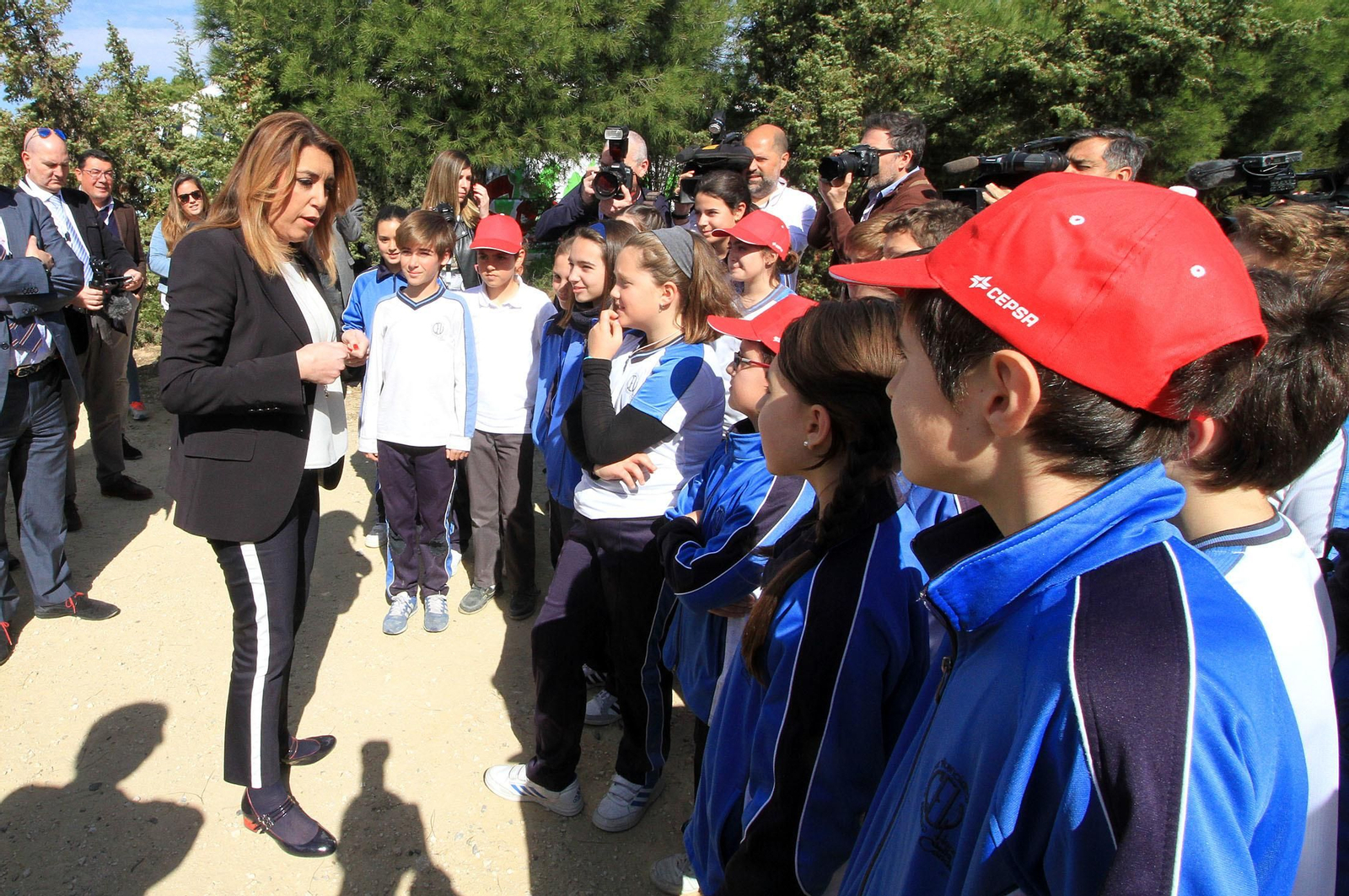 La presidenta de la Junta de Andalucía, Susana Díaz, y el consejero delegado de Cepsa, Pedro Miró, inauguran el proyecto 'Optimización de Aromáticos' de Cepsa, en imágenes