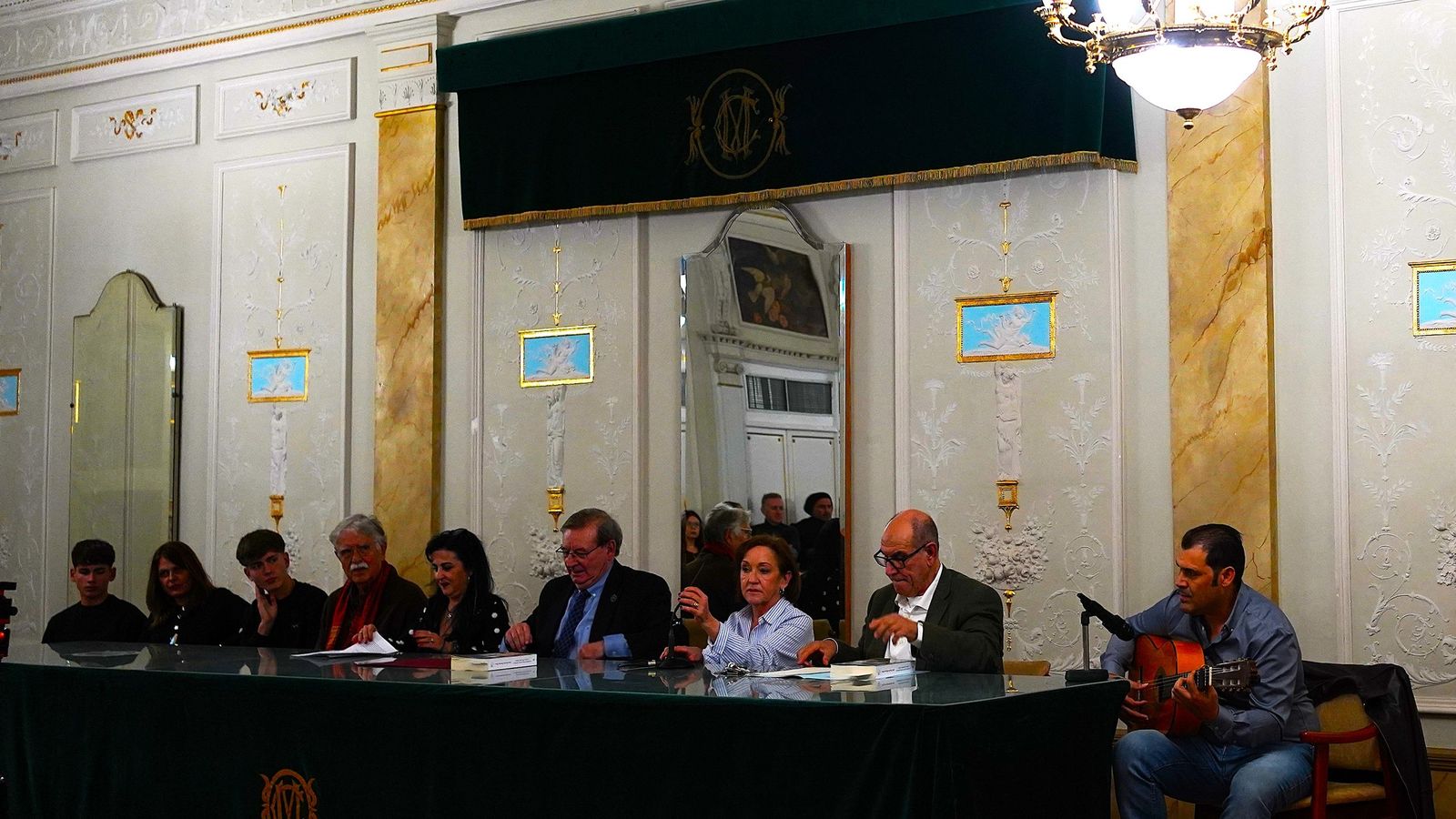 Acto de presentación del libro sobre Uldarico del Olmo en el Círculo Mercantil de Almería.