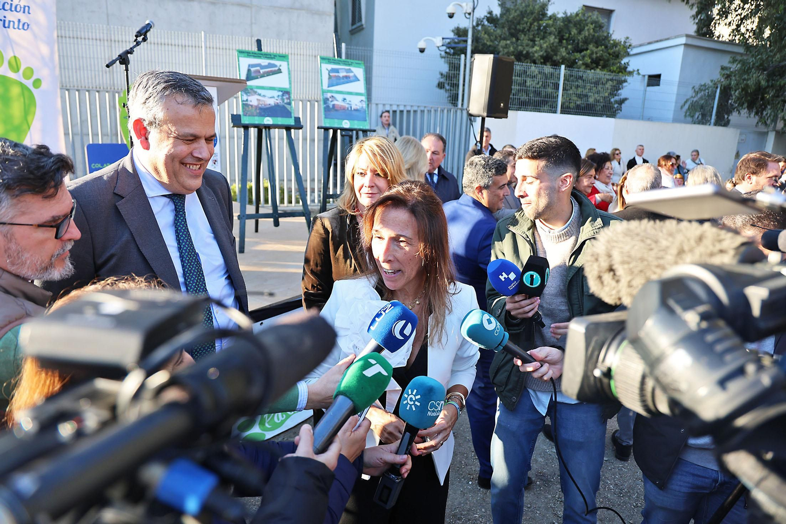Imágenes del acto de colocación primera piedra del futuro Centro Polivalente de la Fundación Laberinto