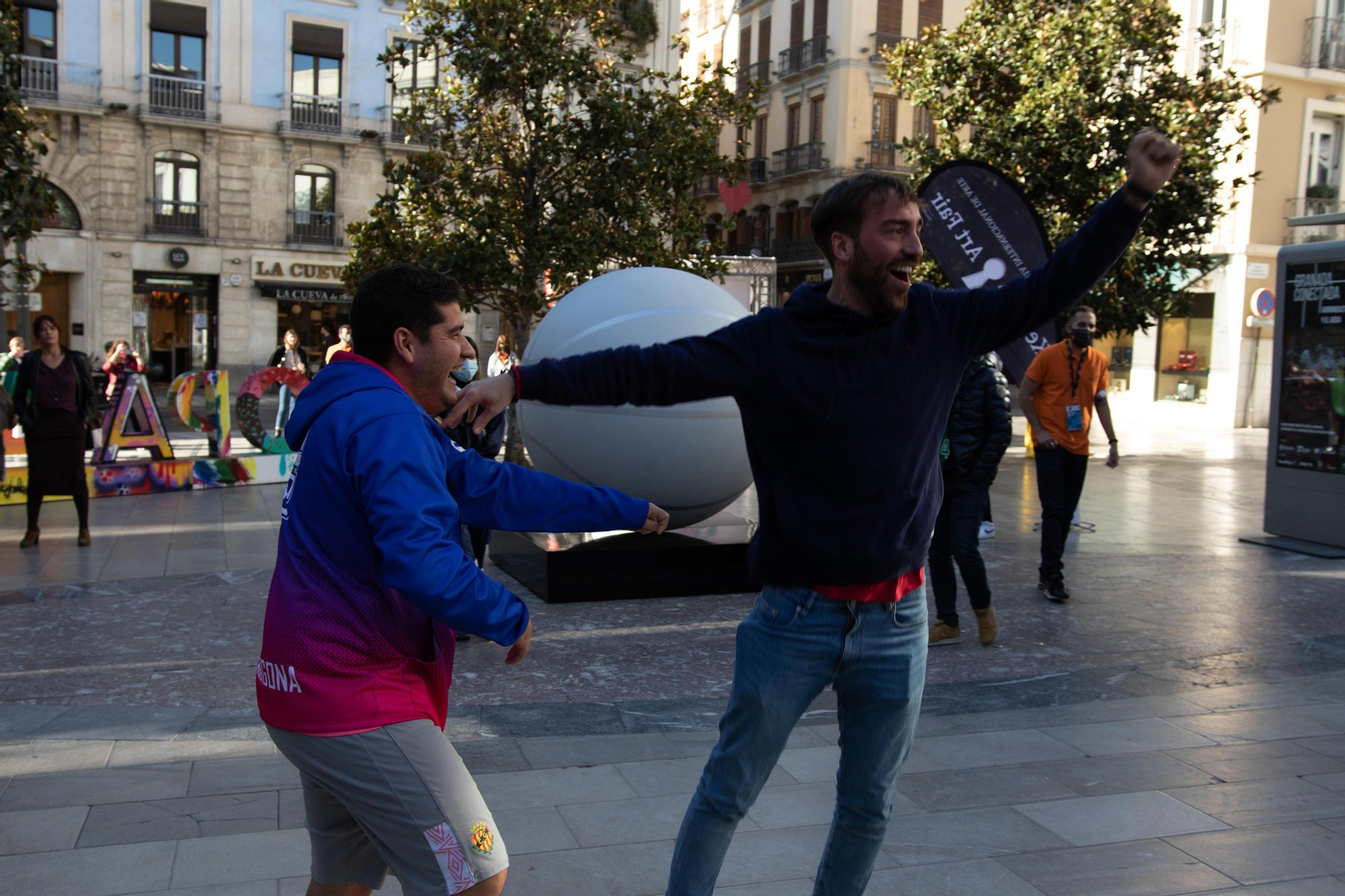 Así vive Granada la celebración de la Copa del Rey de Baloncesto
