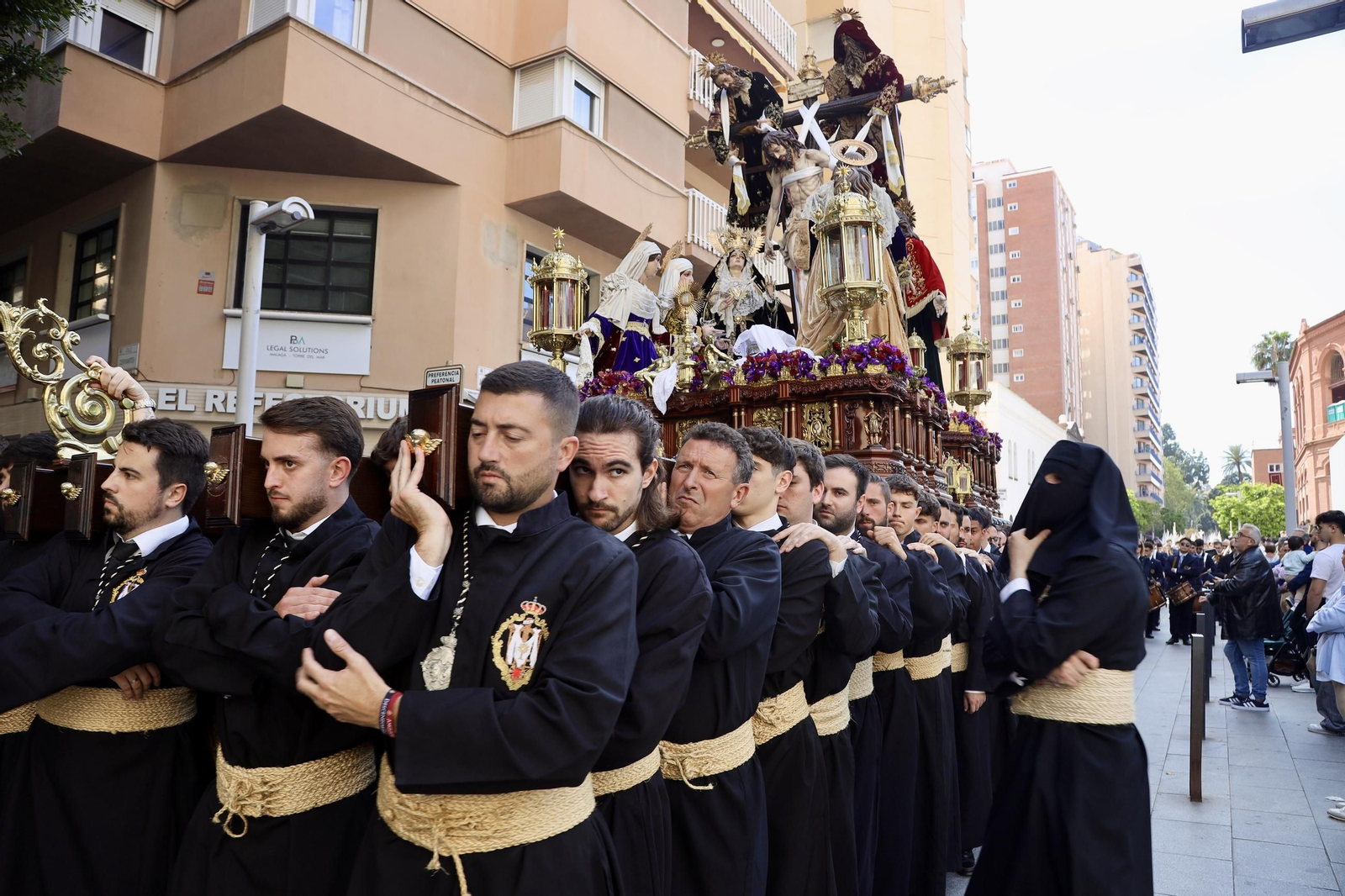 Descendimiento en el Viernes Santo de Málaga, en imágenes