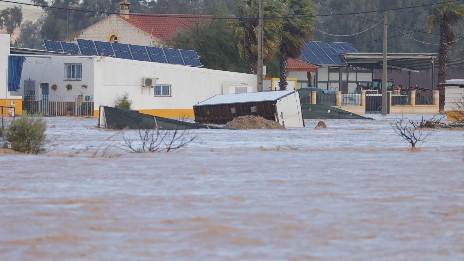 La crecida del río Genil a su paso por Écija.