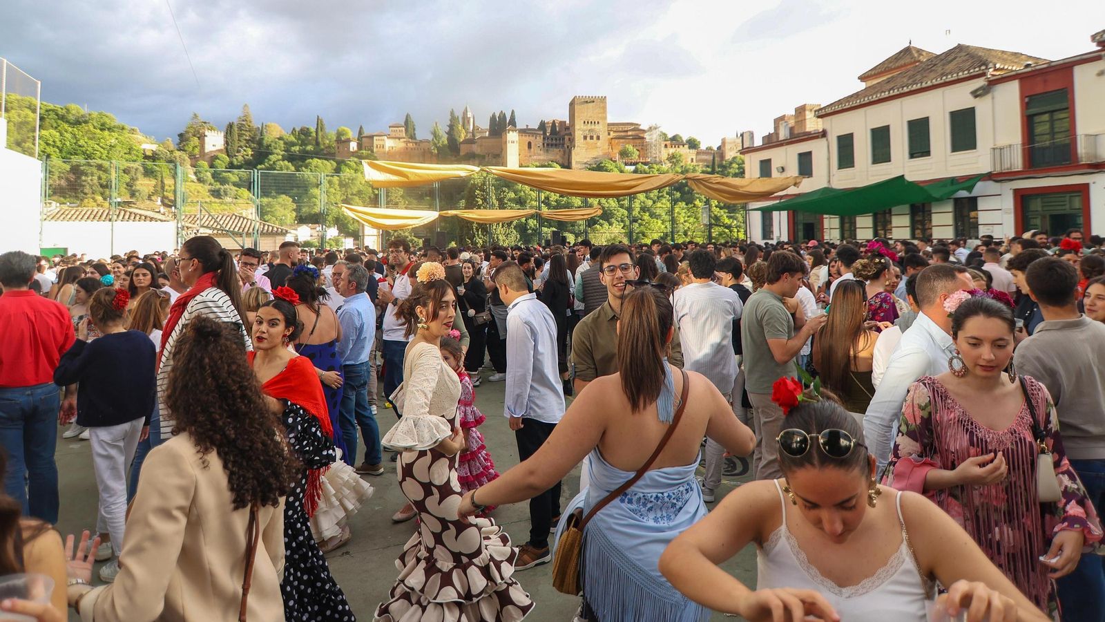 Encuéntrate en la mejores fotos del Día de la Cruz de Granada