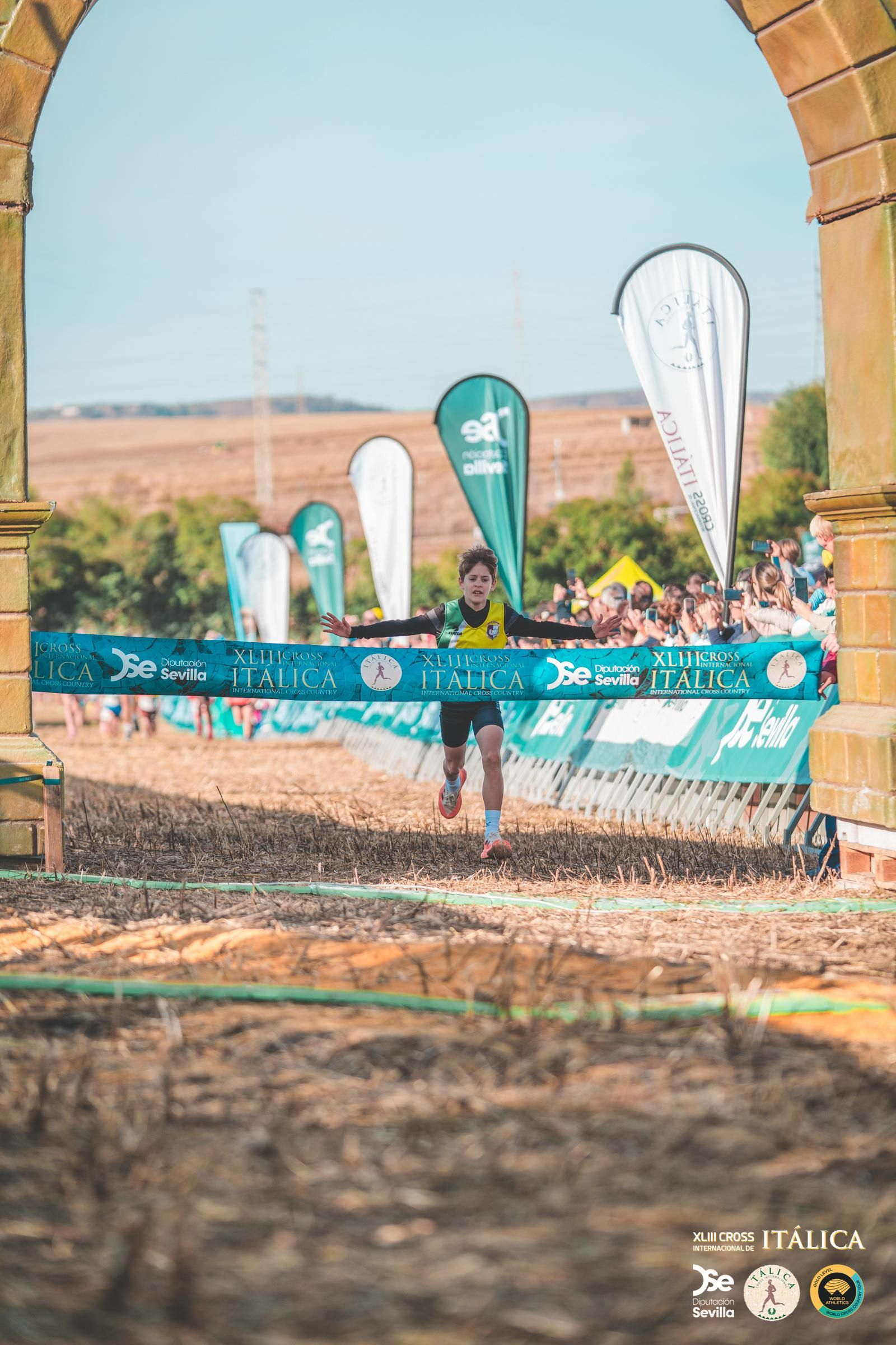 Búscate en las fotos del Cross de Itálica 2025 | 9