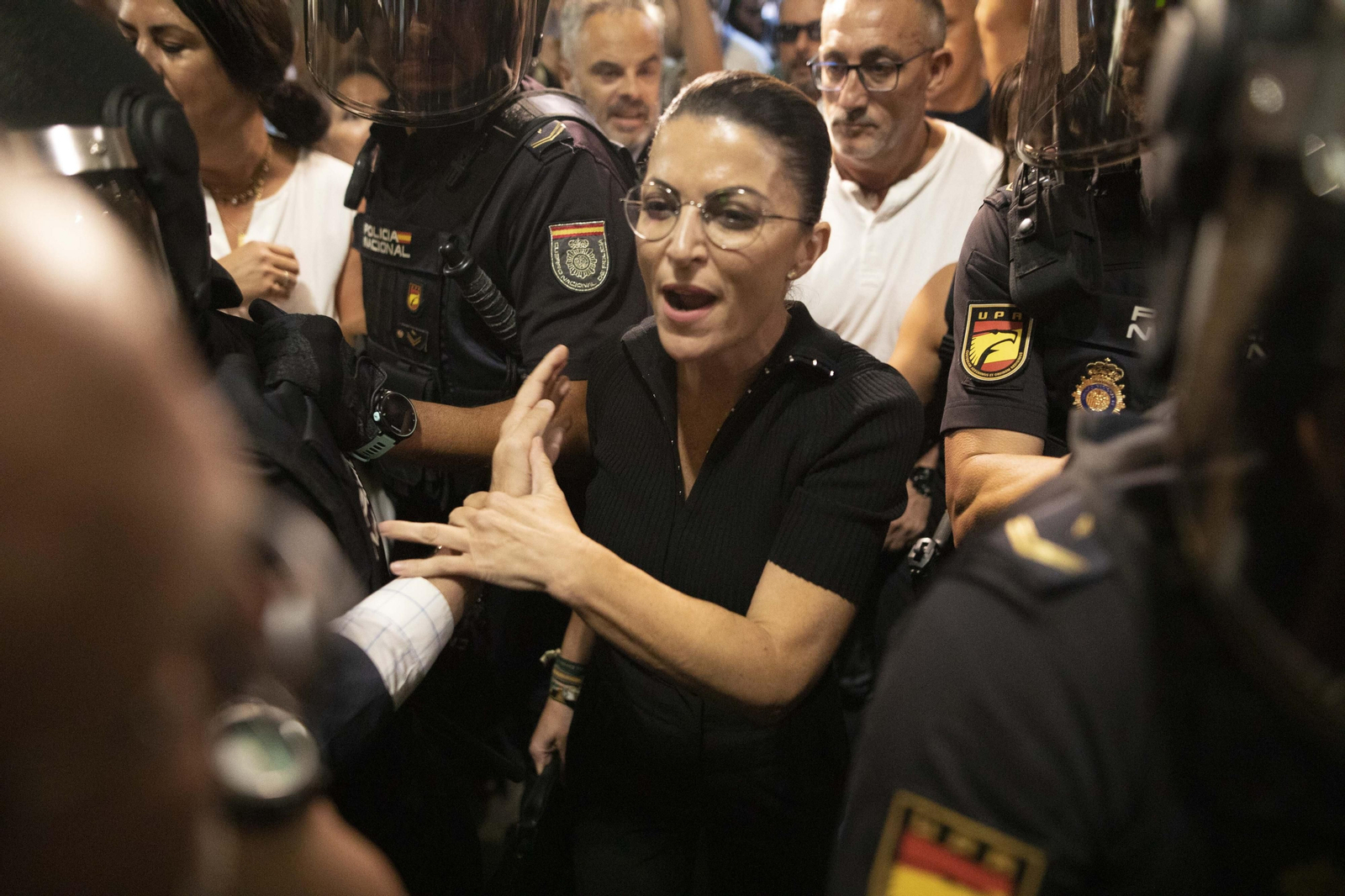 Altercados en la conferencia de Macarena Olona en Granada