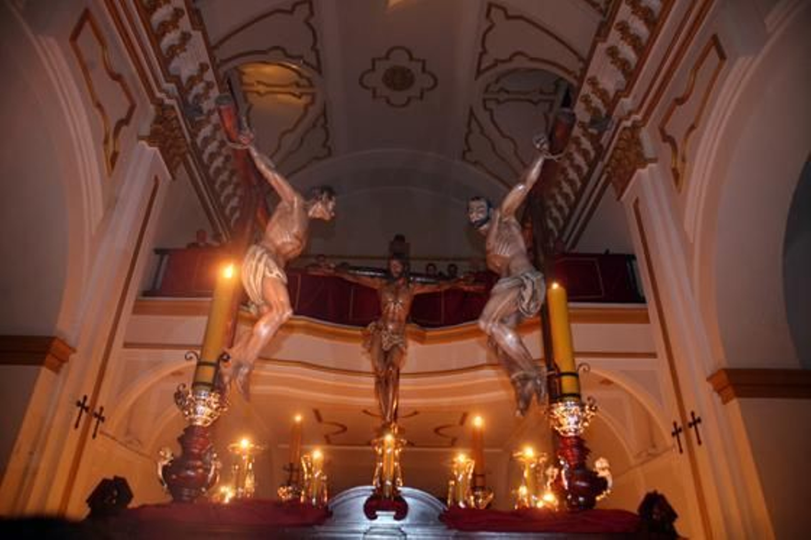 El trono del Cristo del Perdón después de ser entronizado.