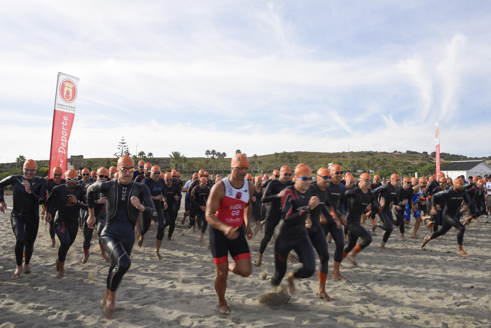 Búscate en las fotos del XI Triatlón de San Roque