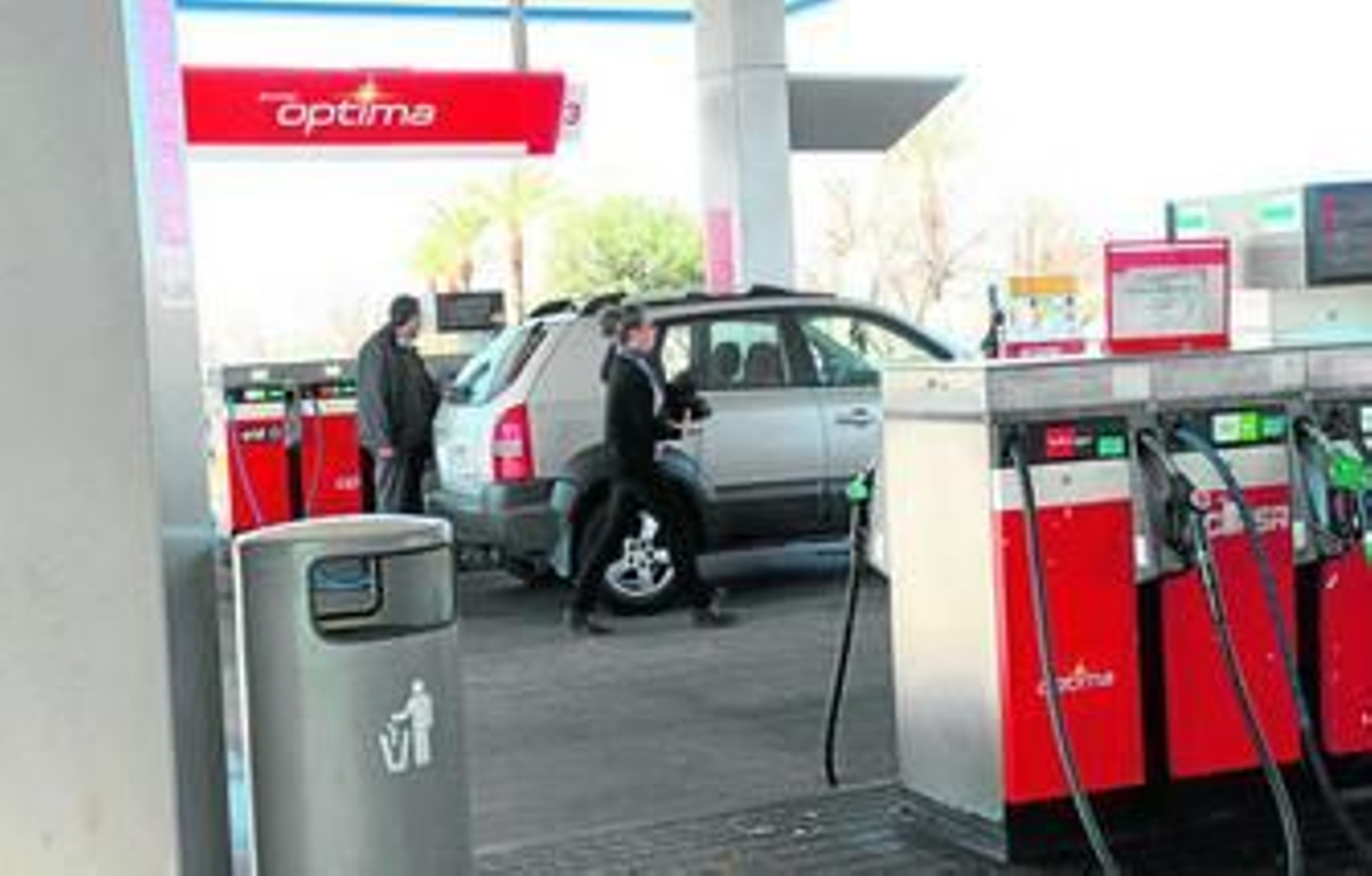 Gasolinera situada a la salida de Lepe, en dirección a Cartaya, atracada la noche del lunes.