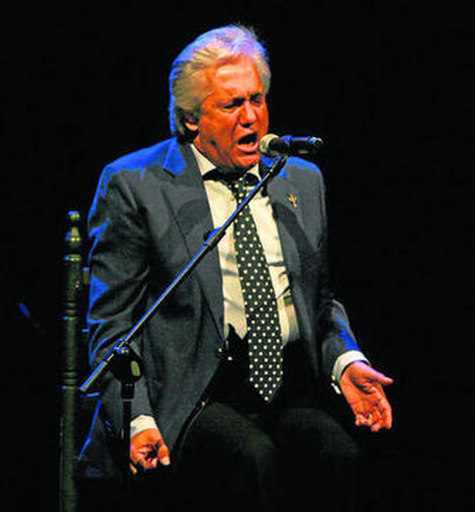 El Lope se llena de Triana con El Perlo