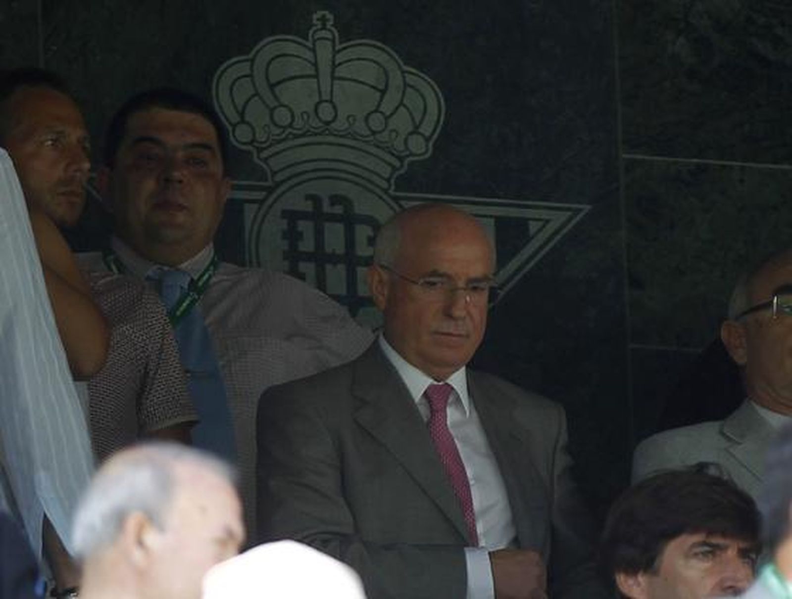 Lorenzo Serra Ferrer, en el podio del Benito Villamarín. / Antonio Pizarro