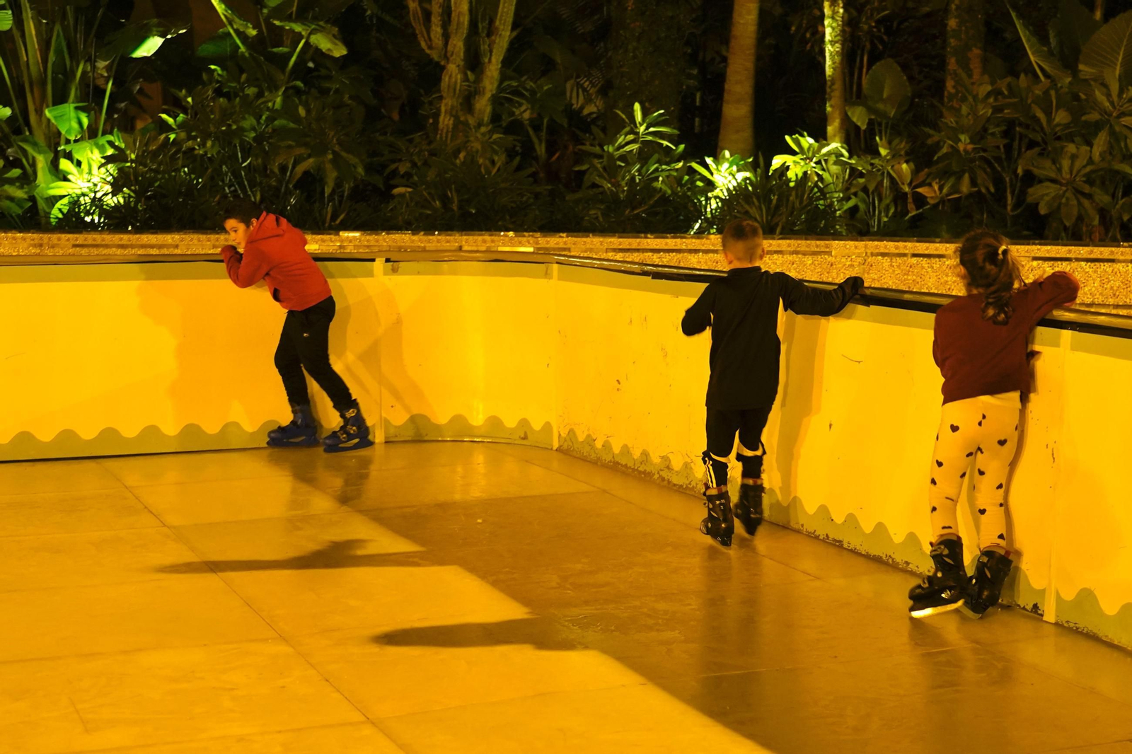 Fotos de la apertura de la pista de patinaje sobre hielo en el Parque María Cristina