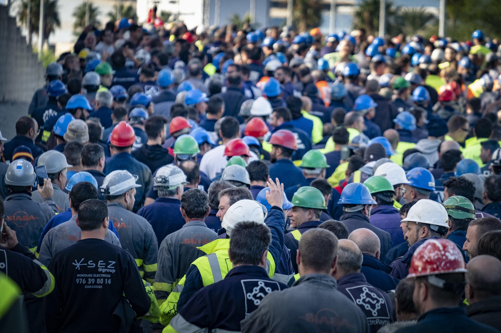 Imágenes de la protesta de las empresas auxiliares de Navantia Puerto Real en el Puente Carranza