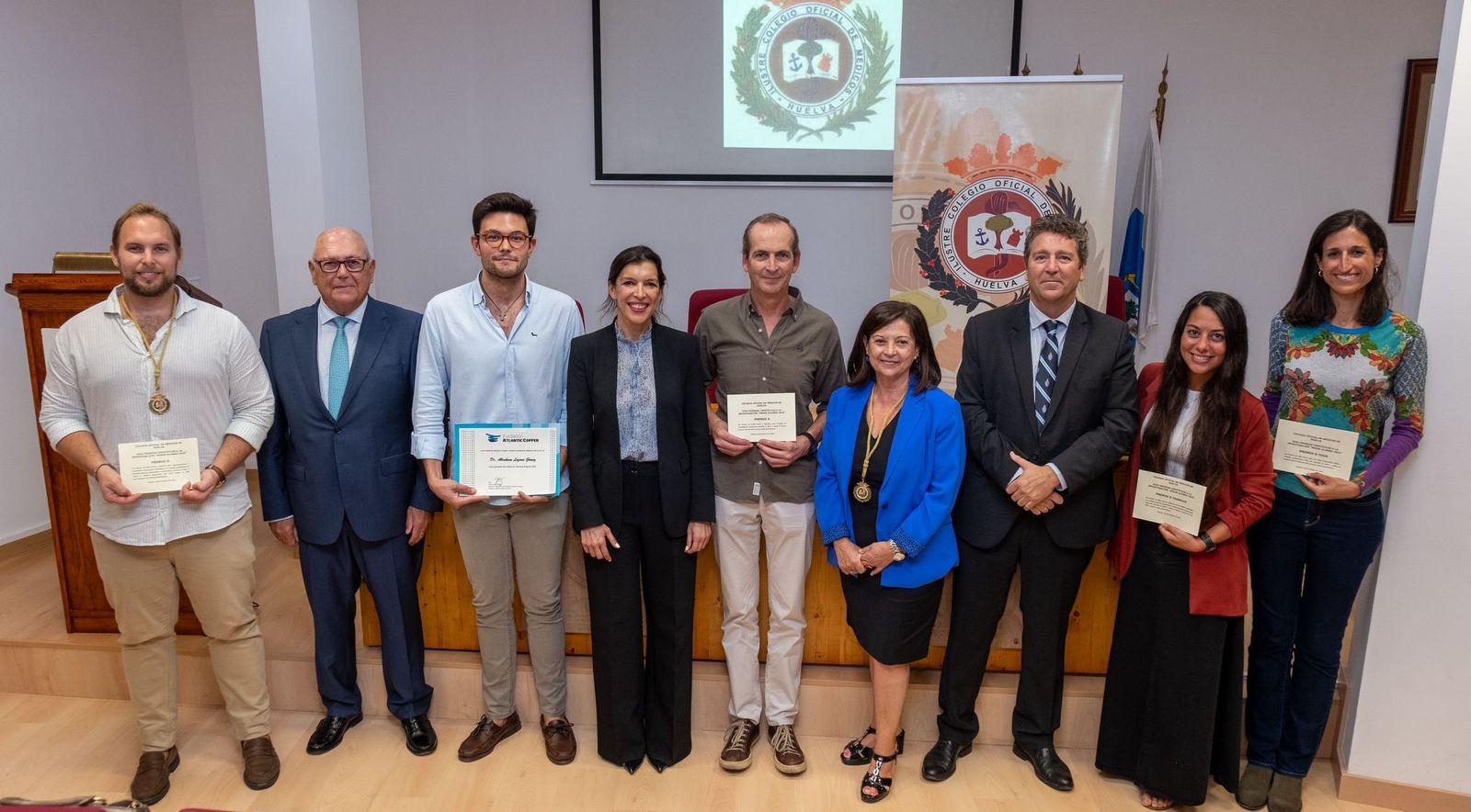 Personas distinguidas por el Colegio de Médicos de Huelva