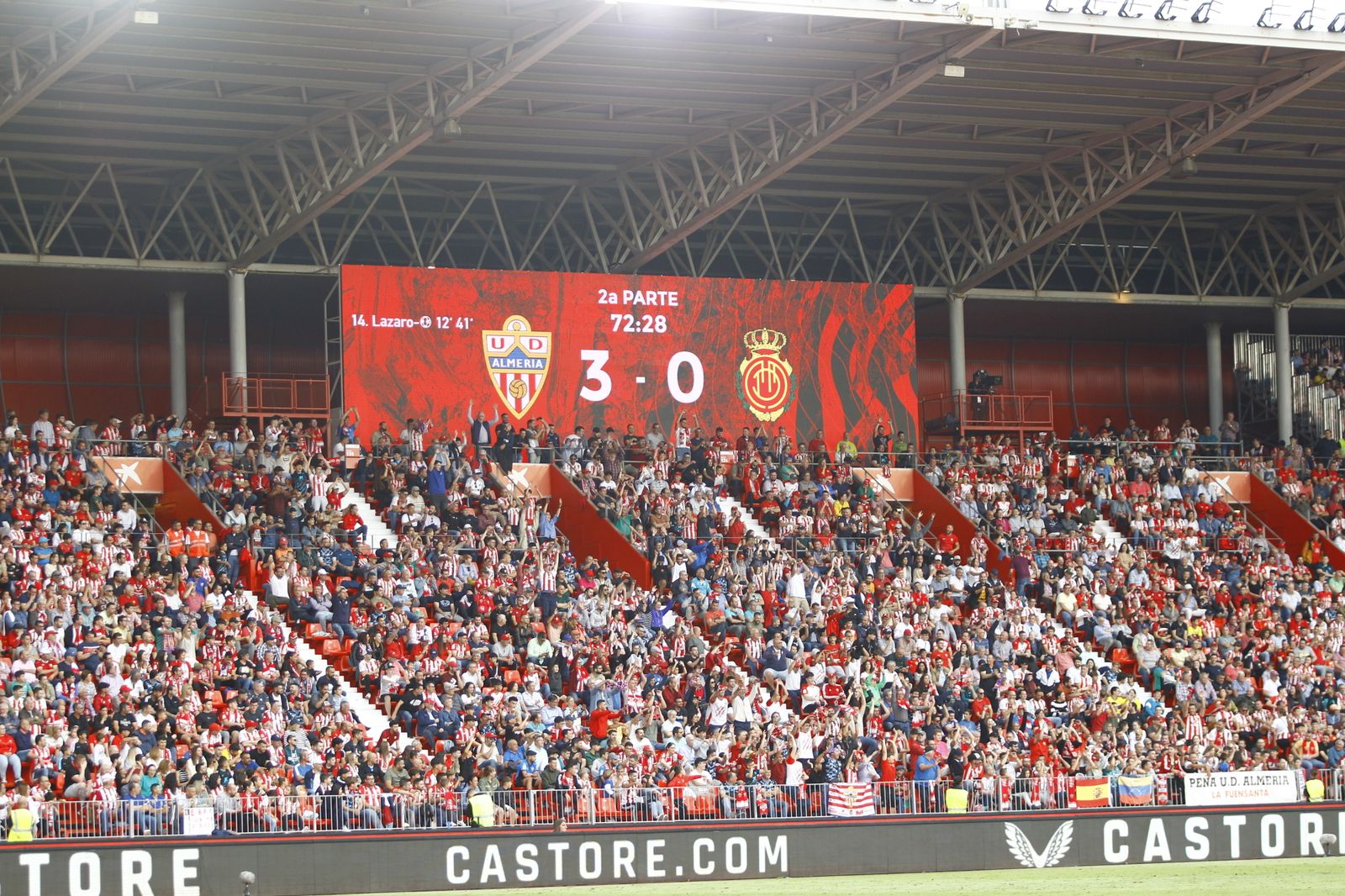 Aspecto de la grada de Preferencia durante la goleada la pasada temporada ante el Mallorca.