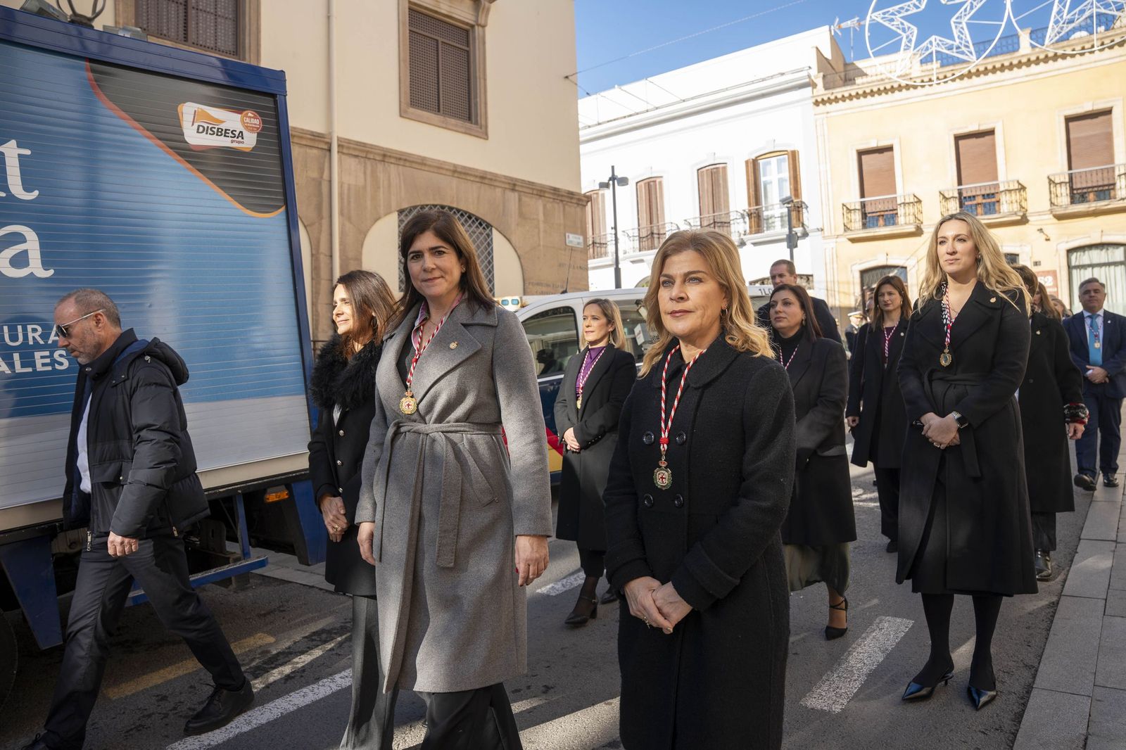 El Pendón vuelve a alzarse en Almería: memoria y ciudad bajo la luz de diciembre