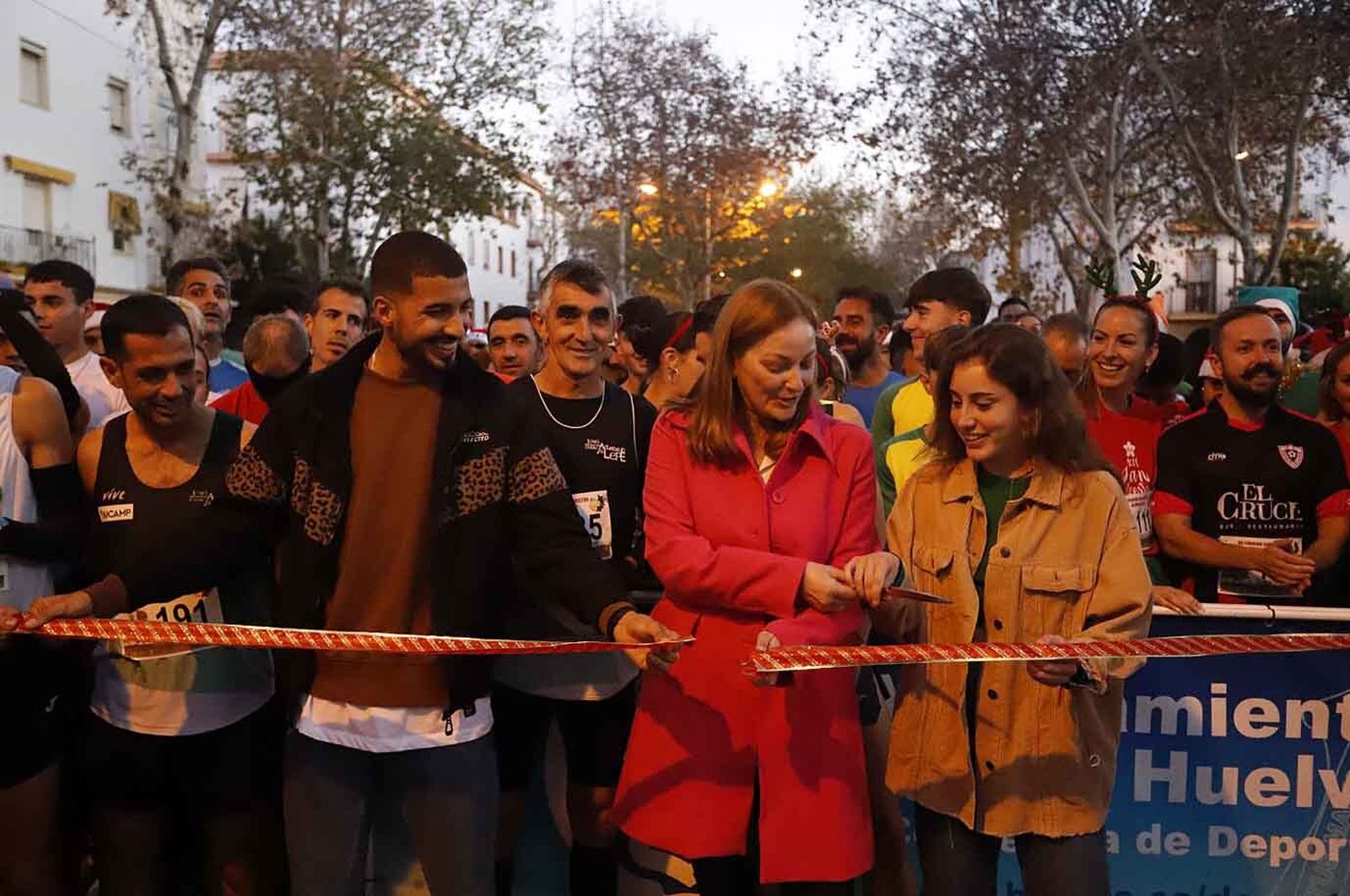 Imágenes de la carrera de San Silvestre en Huelva