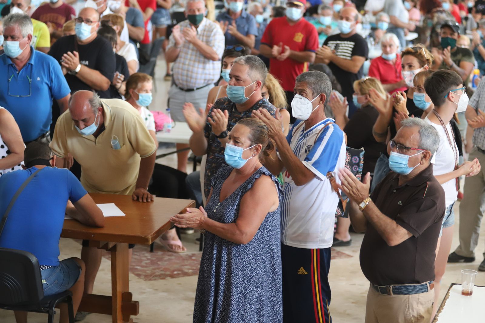 Las imágenes mas destacadas de los vecinos de la Zarza-Perrunal realojados por el incendio de Almonaster la Real