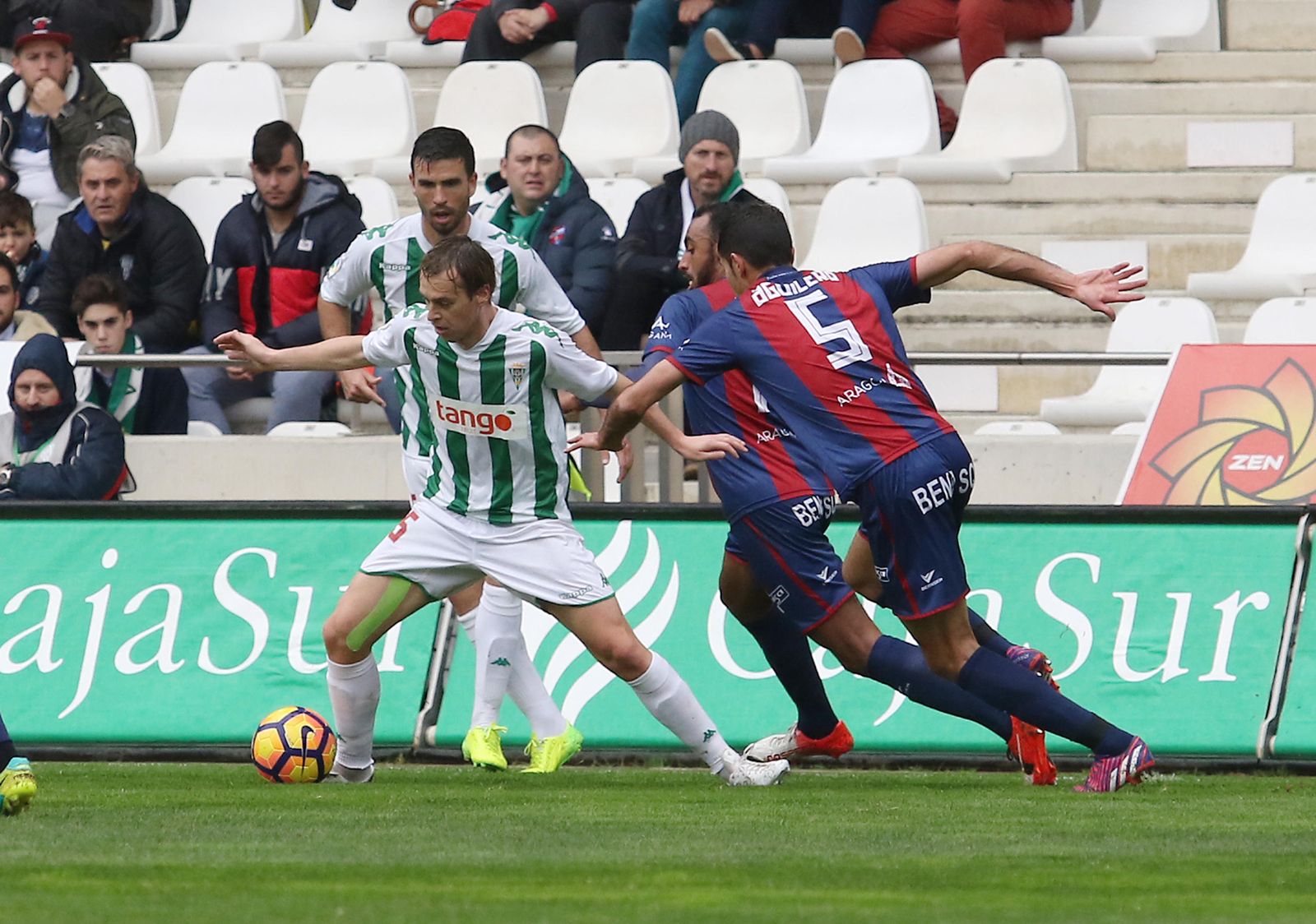 El Córdoba-Huesca, en imágenes