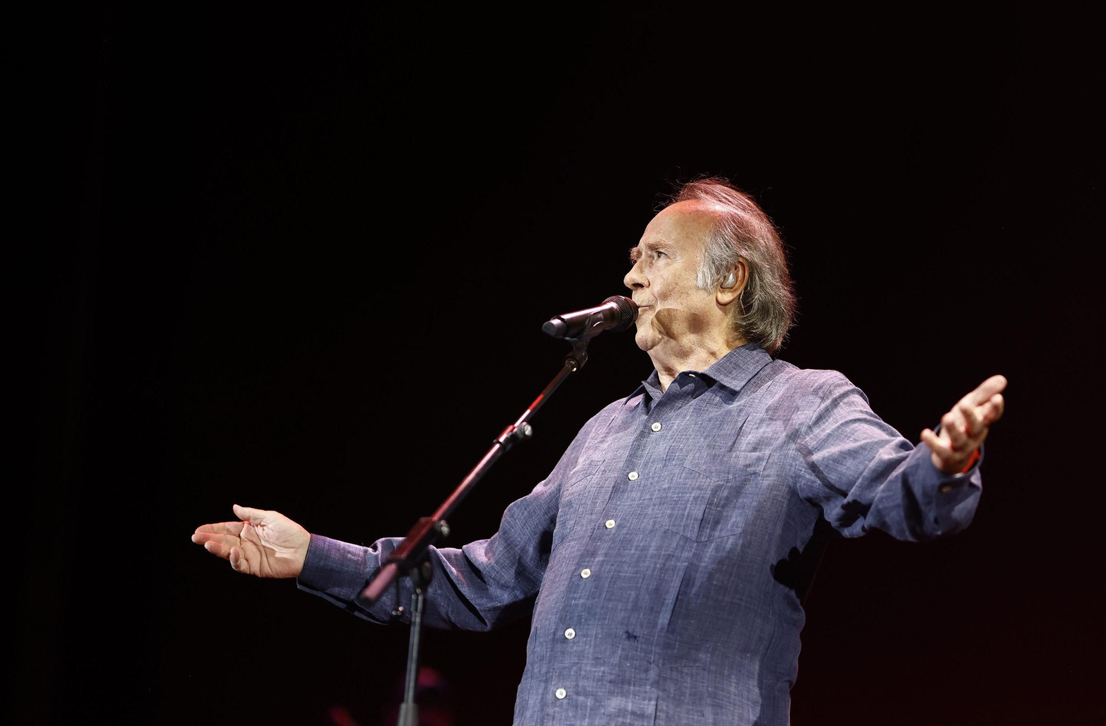 Las imágenes del concierto de Joan Manuel Serrat en Sevilla