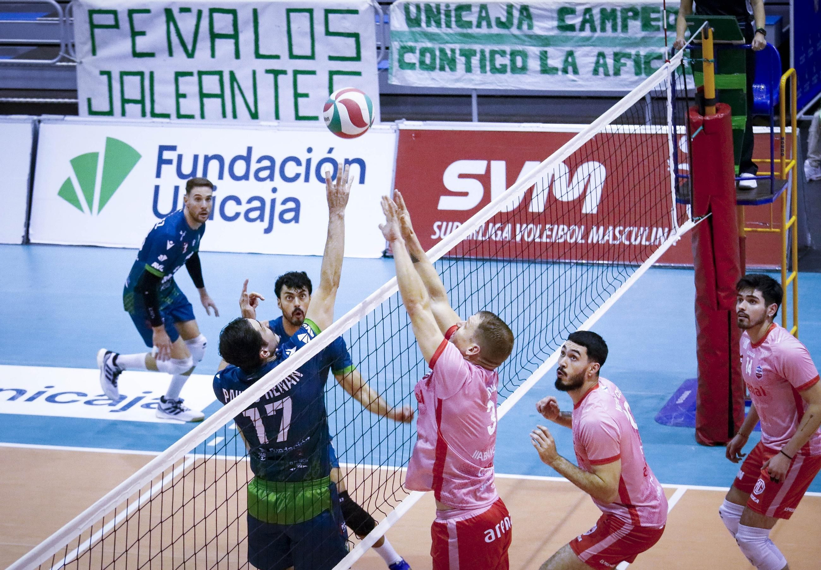 Unicaja Costa de Almería-Arenal Emeve de la Superliga, en imágenes