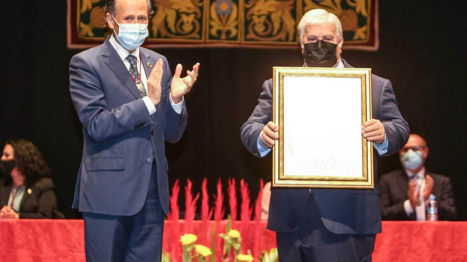 Momento del homenaje a José Butrón.