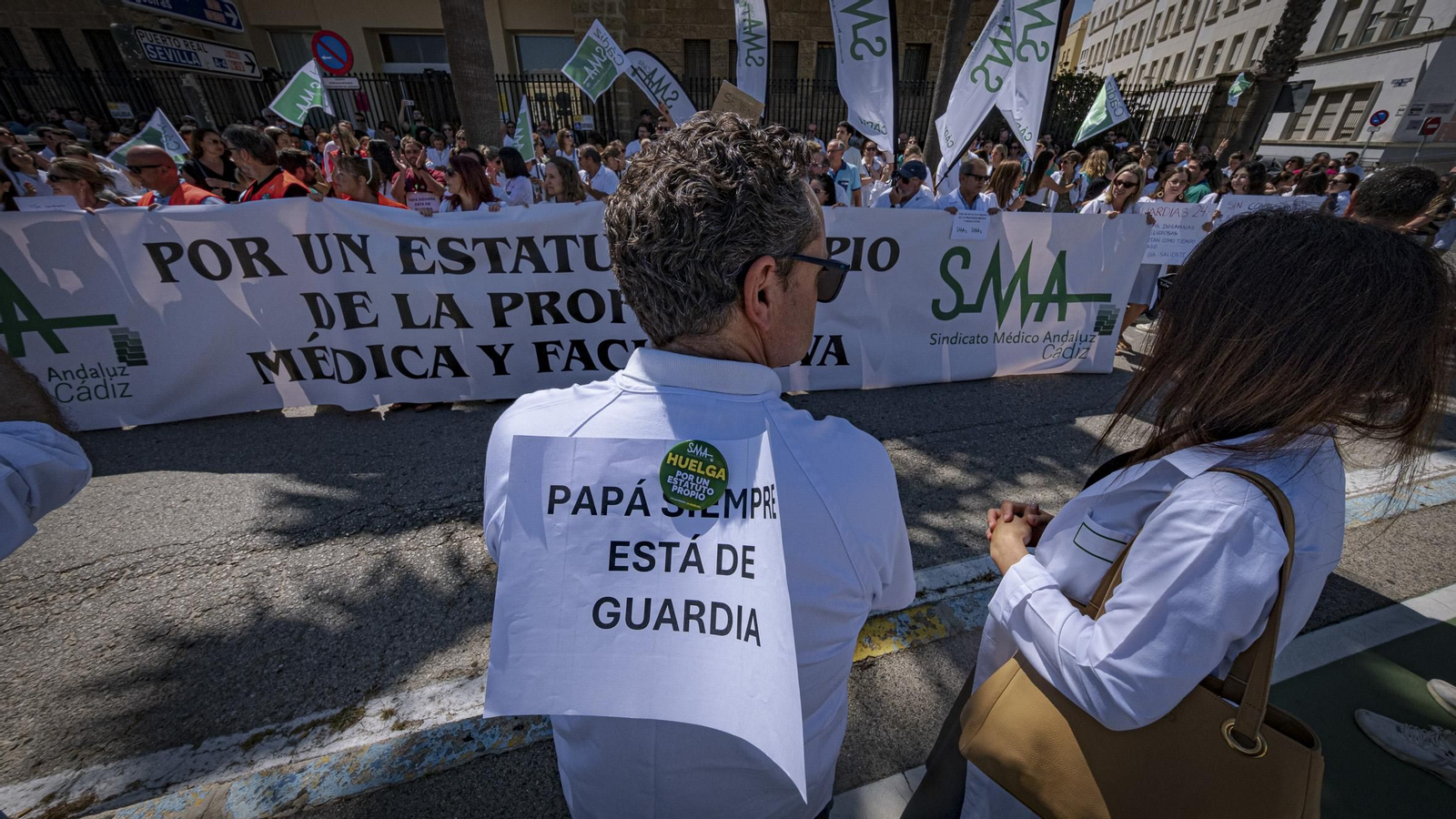 Las imágenes de la jornada de huelga de médicos en Cádiz