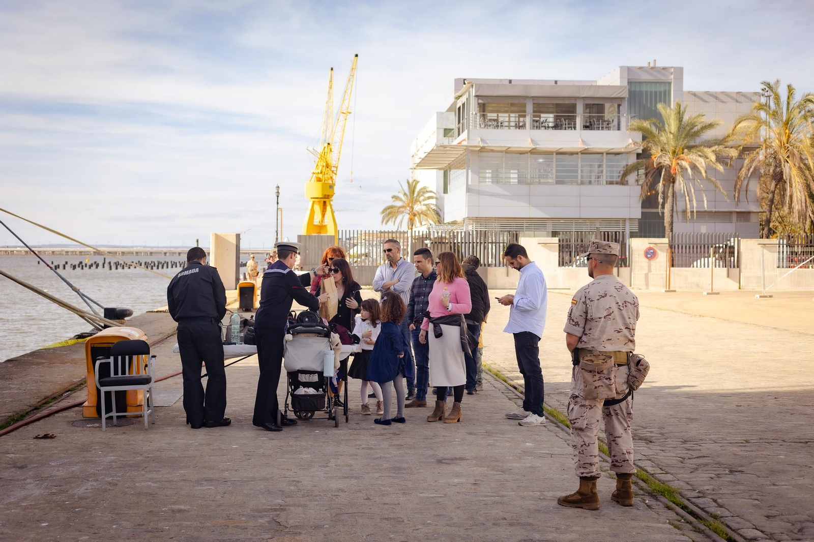 Imágenes del patrullero Centinela en el Muelle de Levante