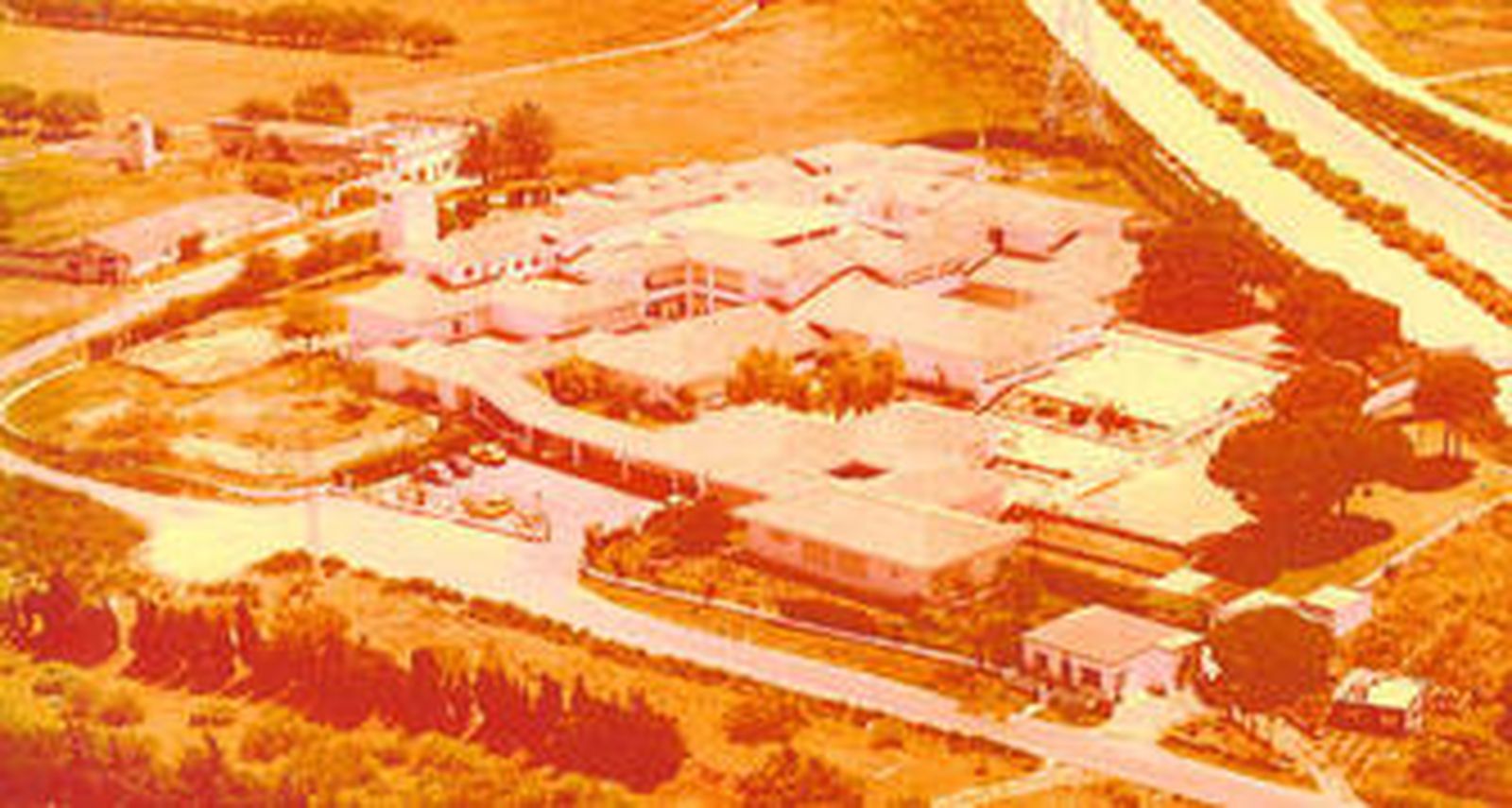 Imagen de la antigua Casa Cuna, en Las Canteras, hace más de 30 años.