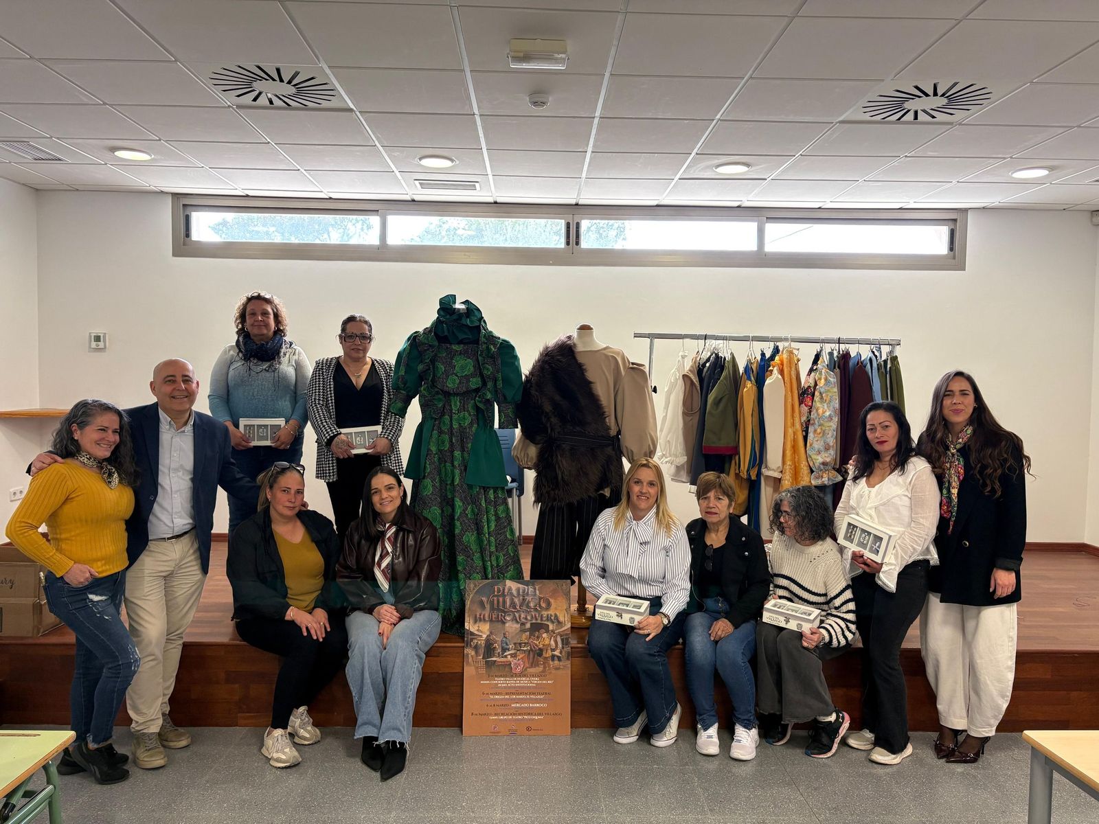Las alumnas del taller de costura han creado los trajes de los actores inspirados en la moda del siglo XVII.