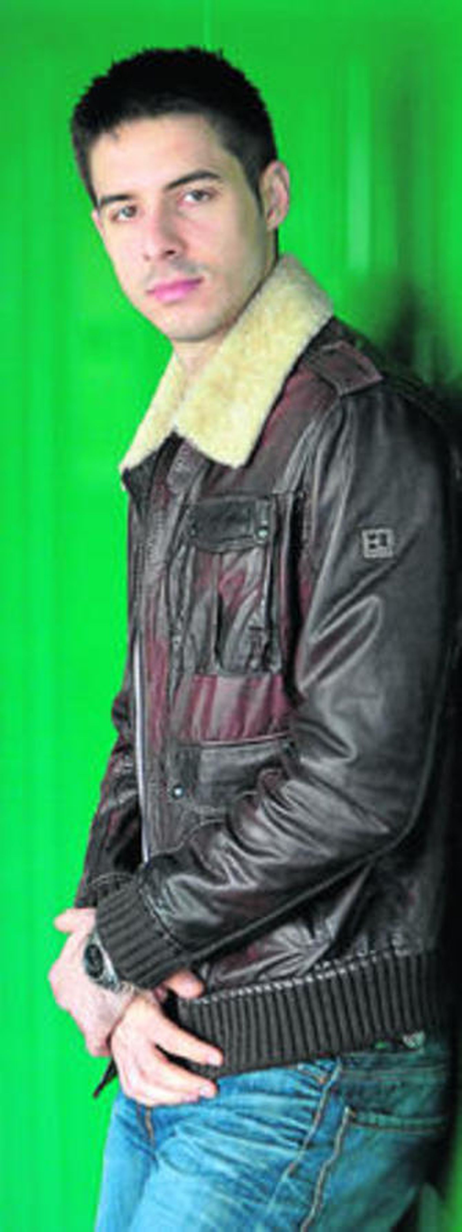 Tepic posa durante la visita cajista a la factoría de Heineken.