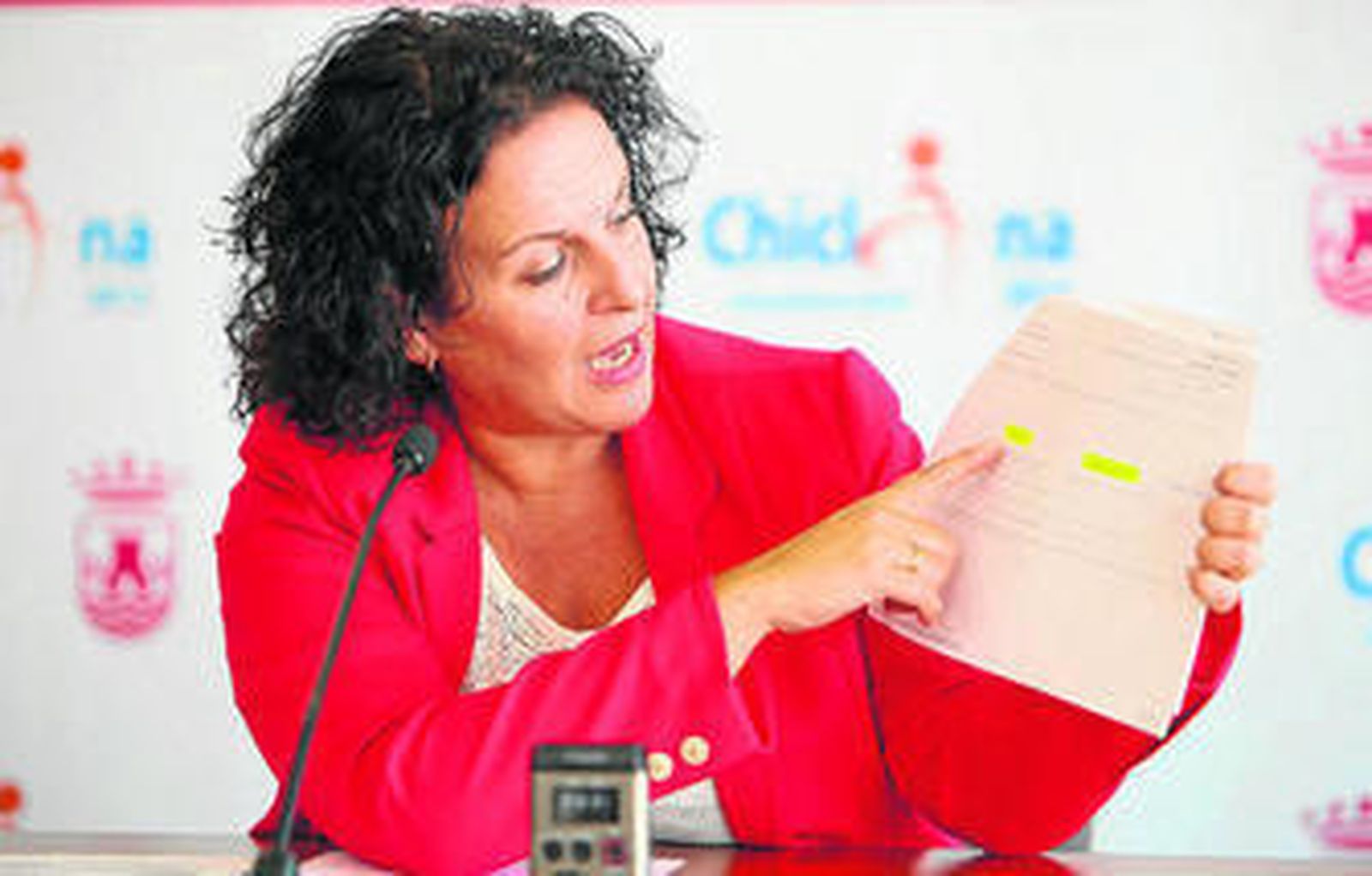 La delegada de Hacienda ofrecía ayer explicaciones sobre las notificaciones.