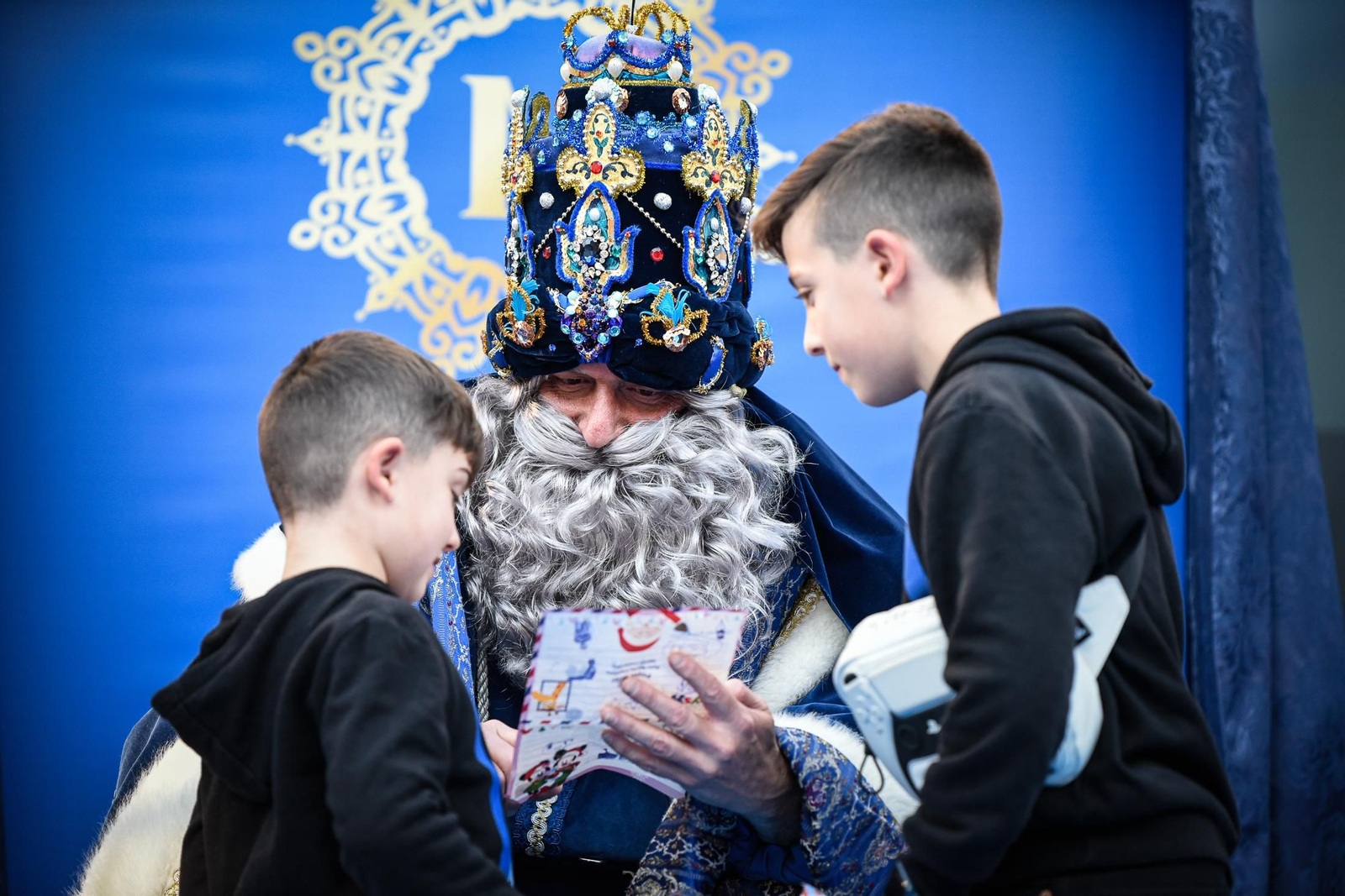 Imágenes de la entrega de cartas a SSMM Los Reyes Magos en el Ayuntamiento