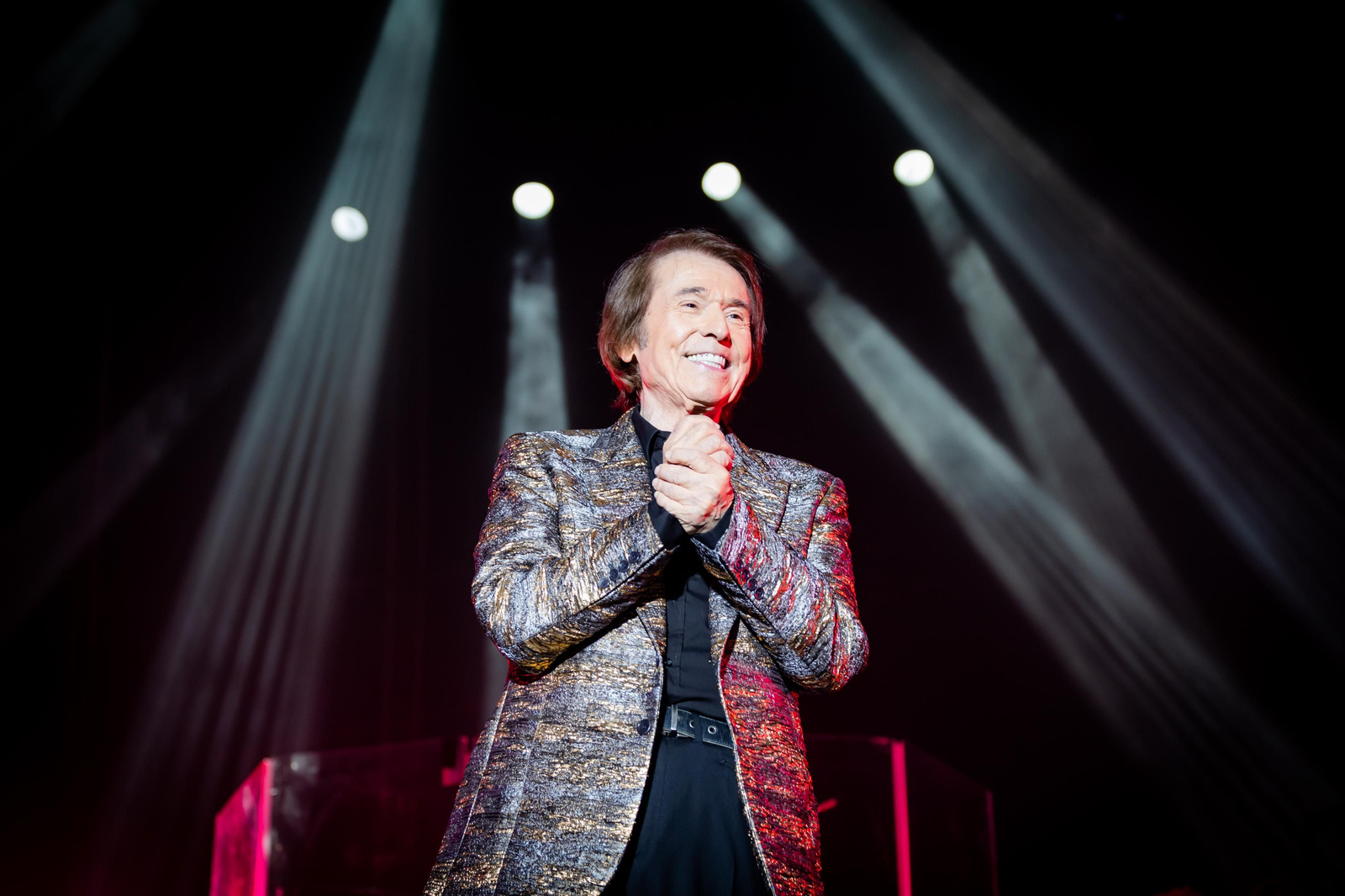 Imágenes de la actuación de Raphael en el Concert Music