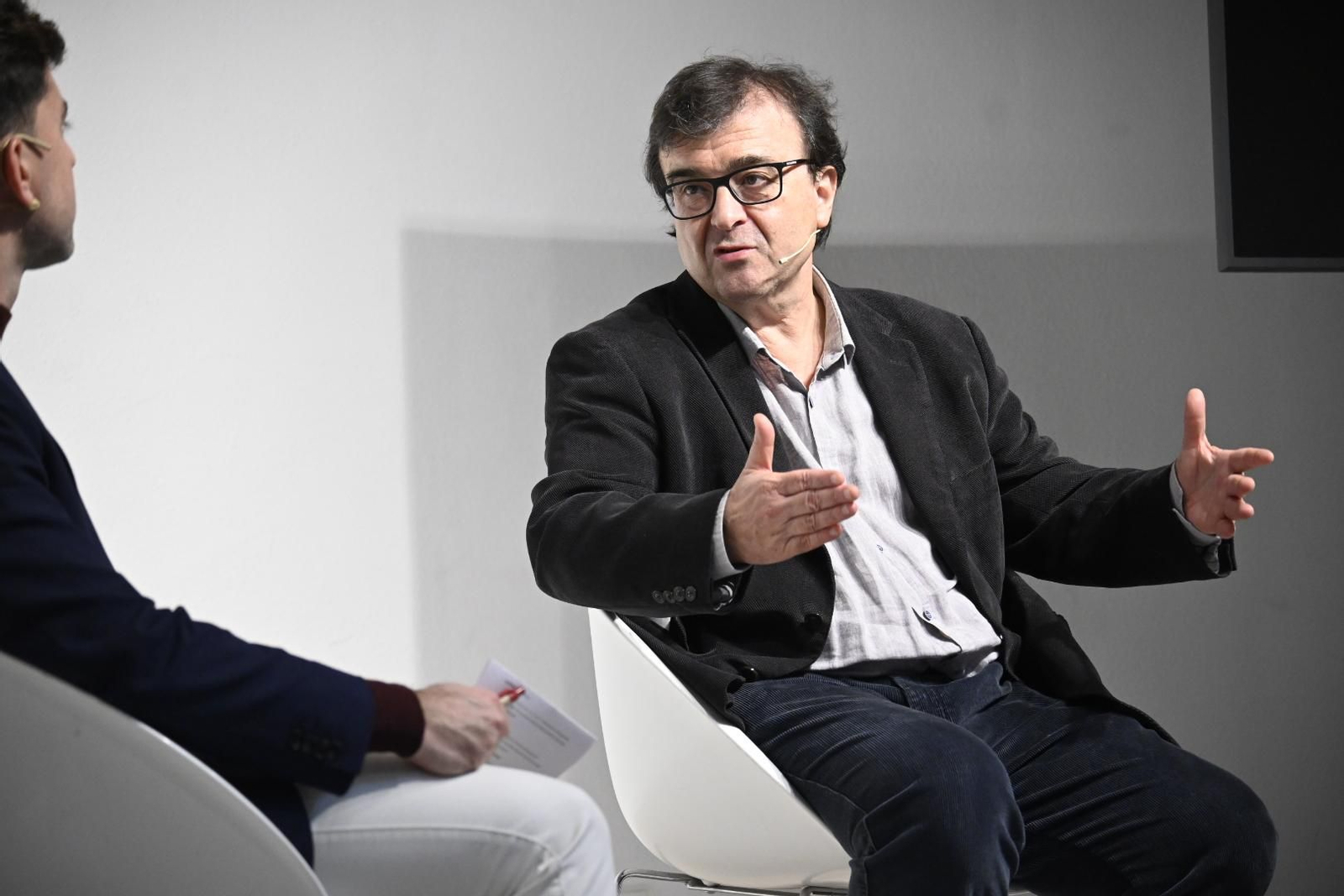 Imágenes del encuentro con el escritor Javier Cercas en Huelva